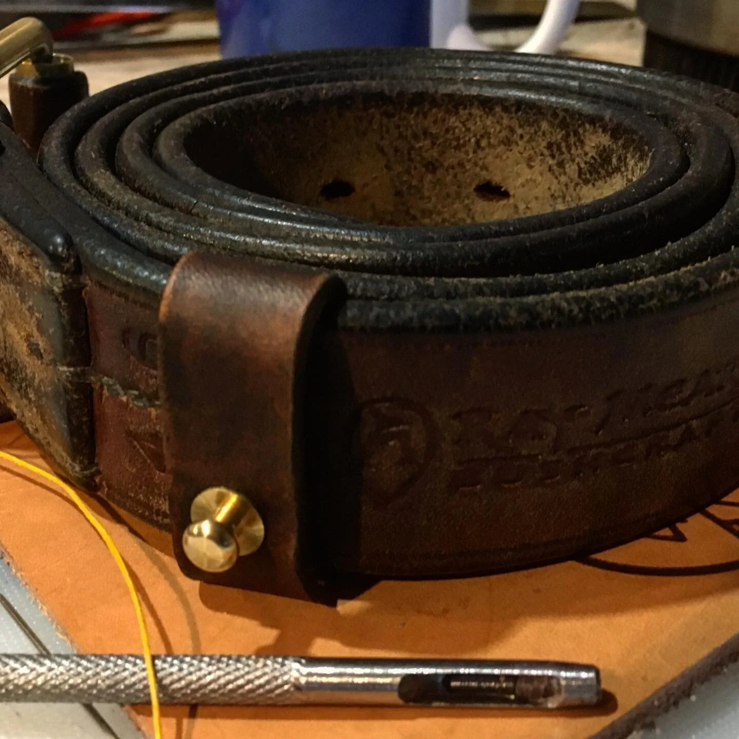 This is my trusty @raymears_woodlore belt which I&rsquo;ve had for at least 25 years. It&rsquo;s deliberately over-long to make it useful for other purposes which means the additional leather loop is essential, sadly the original went off on its own 