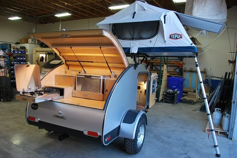 Roof-Top Tent — High Camp Trailers 