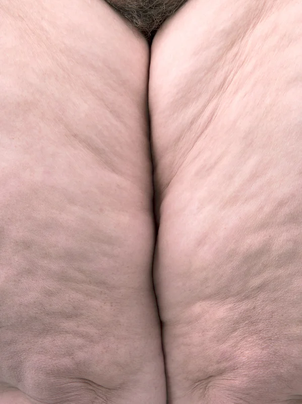 Helen-Vertical-ThighsHuge.jpg