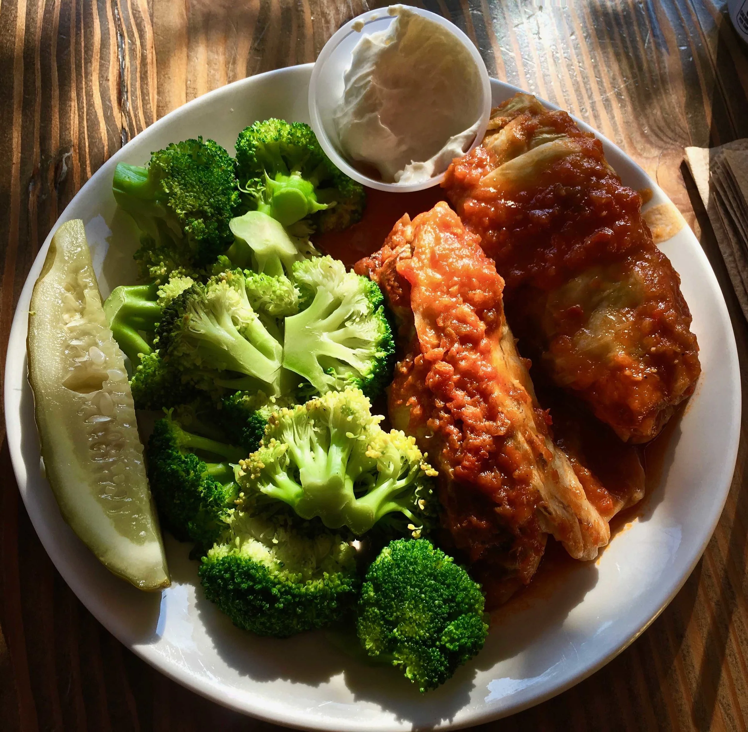 golubtsi (stuffed cabbage) with steamed broccoli and a pickle?