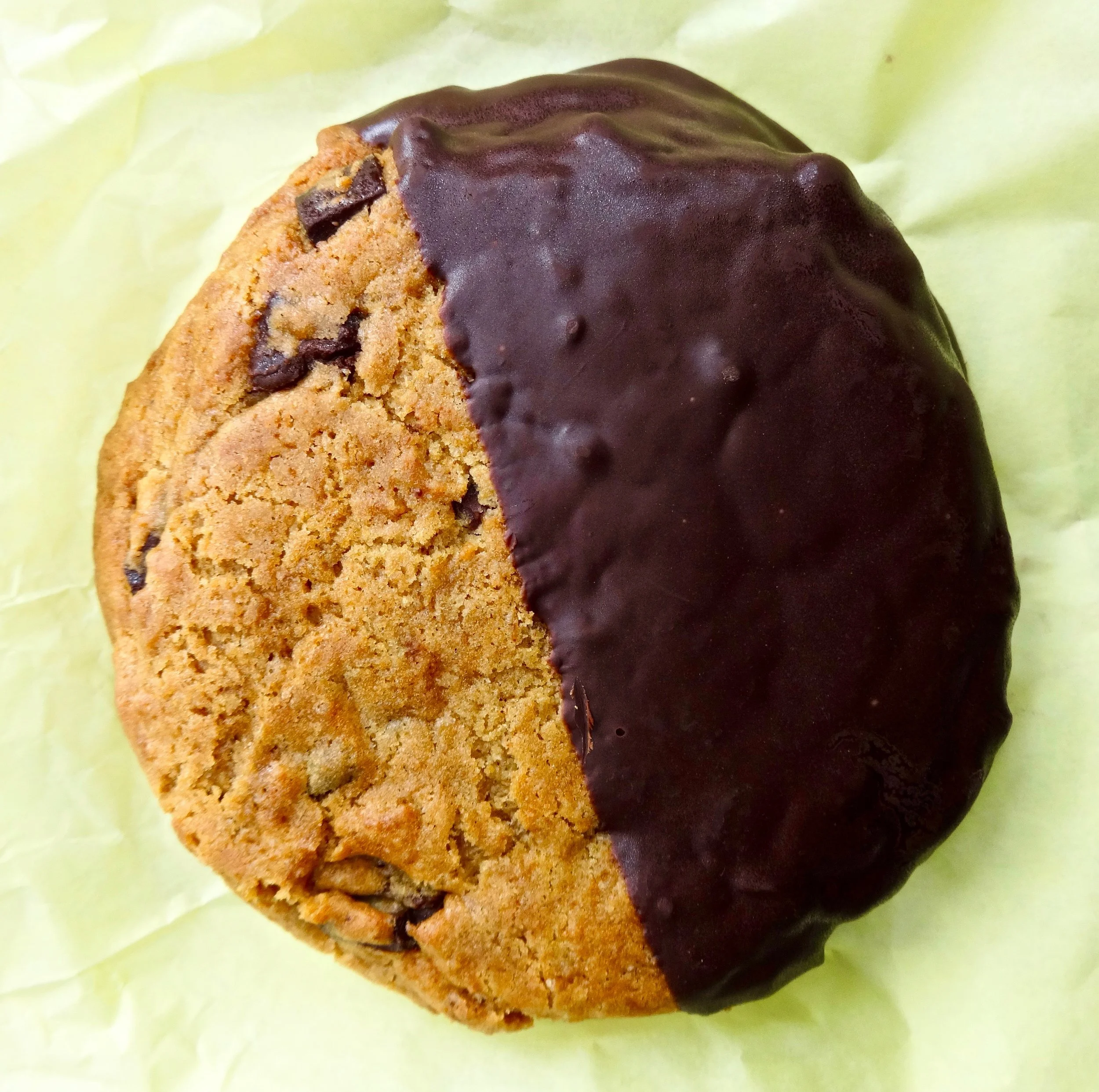 dipped chocolate chip cookie