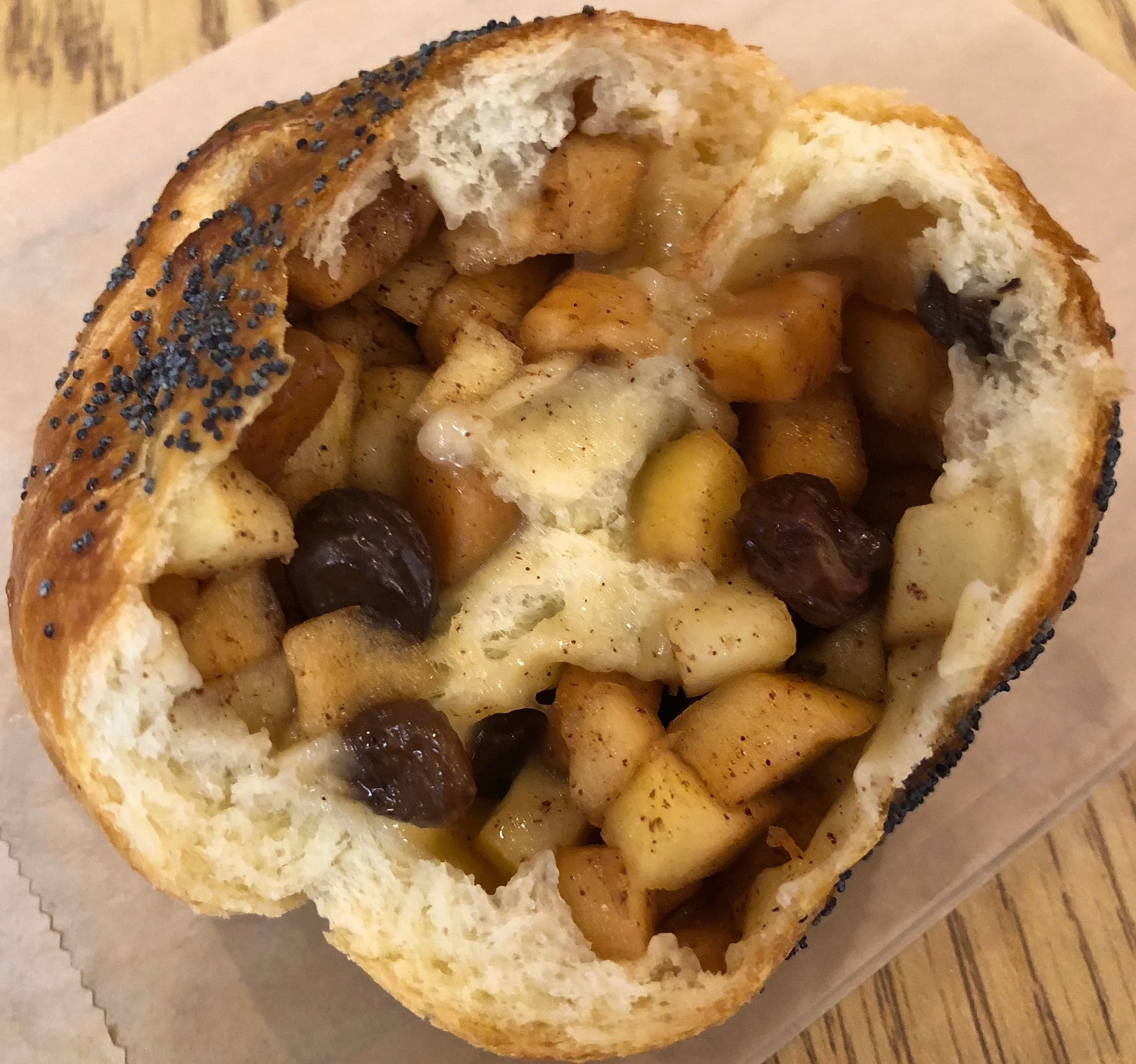 inside an apple cinnamon pirojki