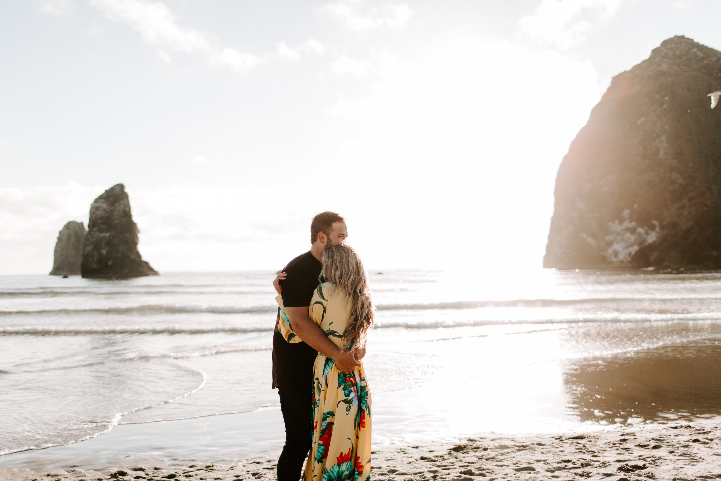 MADISONRYLEE_HANNAH+DAKOTA_CANNONBEACH_OREGONEngagement_0001.jpg