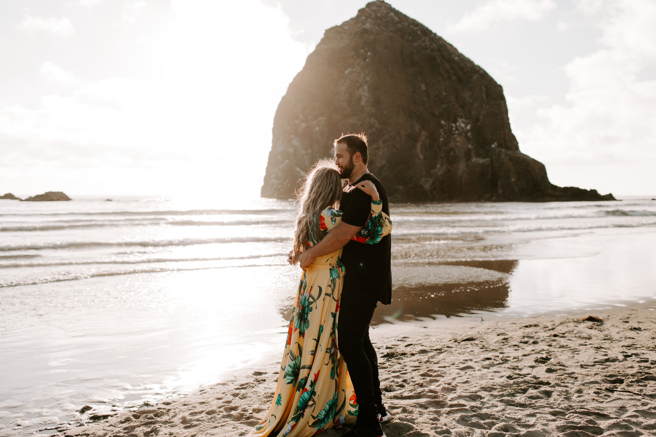 MADISONRYLEE_HANNAH+DAKOTA_CANNONBEACH_OREGONEngagement_0002.jpg