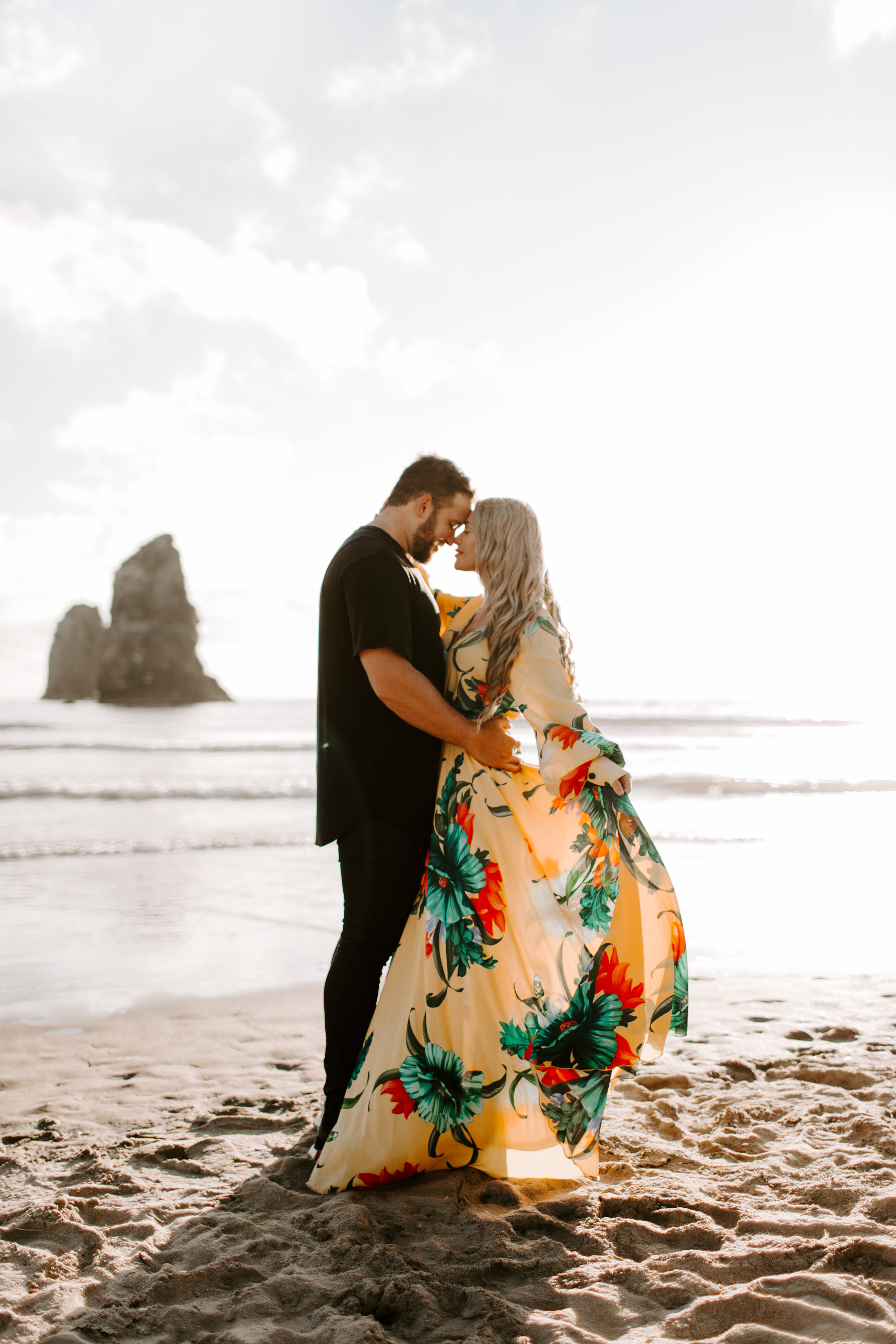 MADISONRYLEE_HANNAH+DAKOTA_CANNONBEACH_OREGONEngagement_0004.jpg