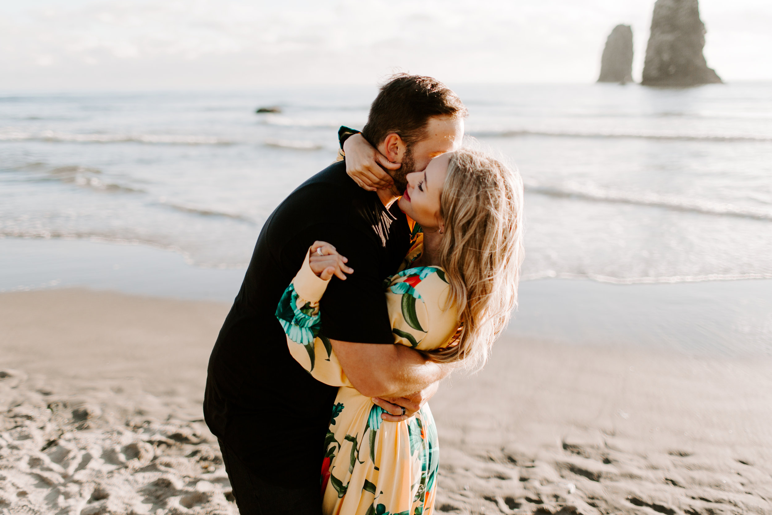 MADISONRYLEE_HANNAH+DAKOTA_CANNONBEACH_OREGONEngagement_0014.jpg