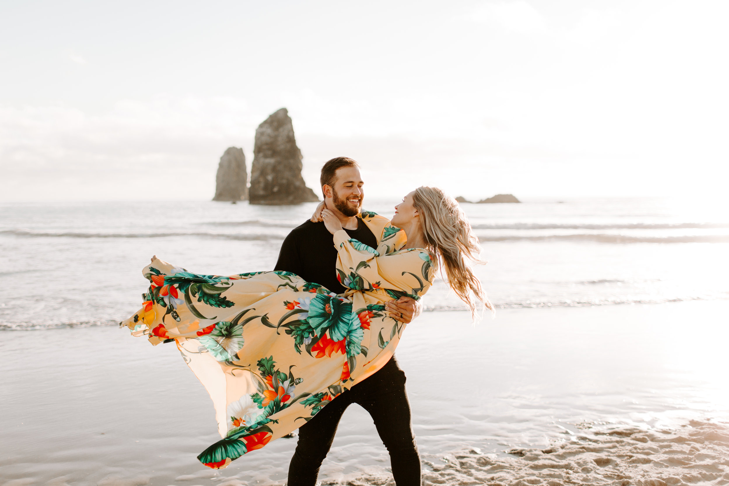 MADISONRYLEE_HANNAH+DAKOTA_CANNONBEACH_OREGONEngagement_0023.jpg