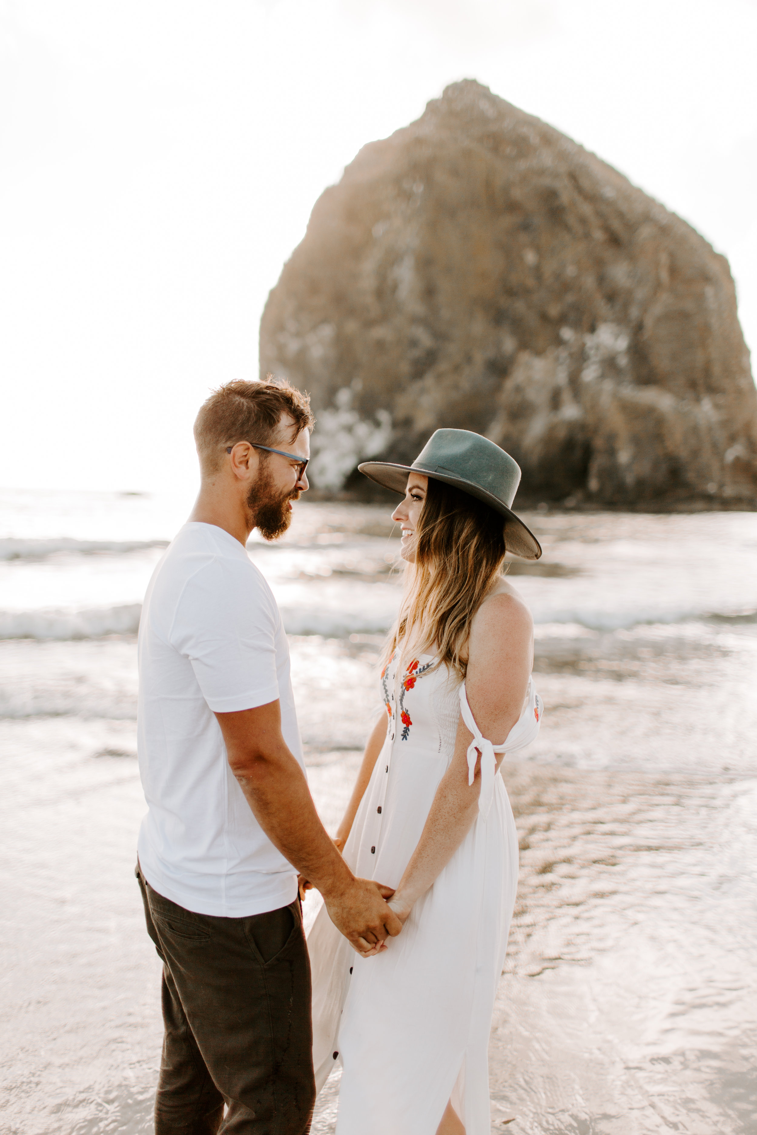 MADISONRYLEE_STEPH+JAMES_CANNONBEACH_OREGONEngagement_0003.jpg