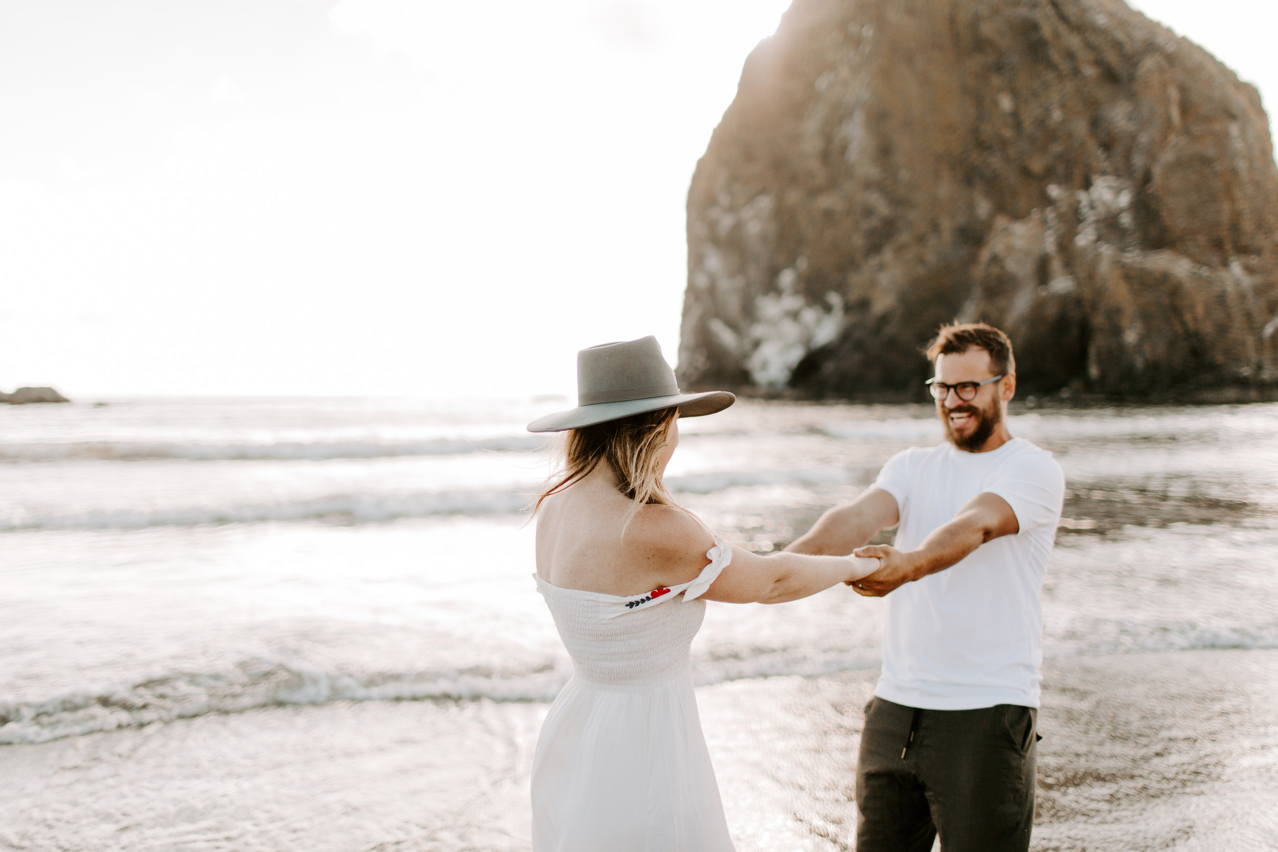 MADISONRYLEE_STEPH+JAMES_CANNONBEACH_OREGONEngagement_0007.jpg