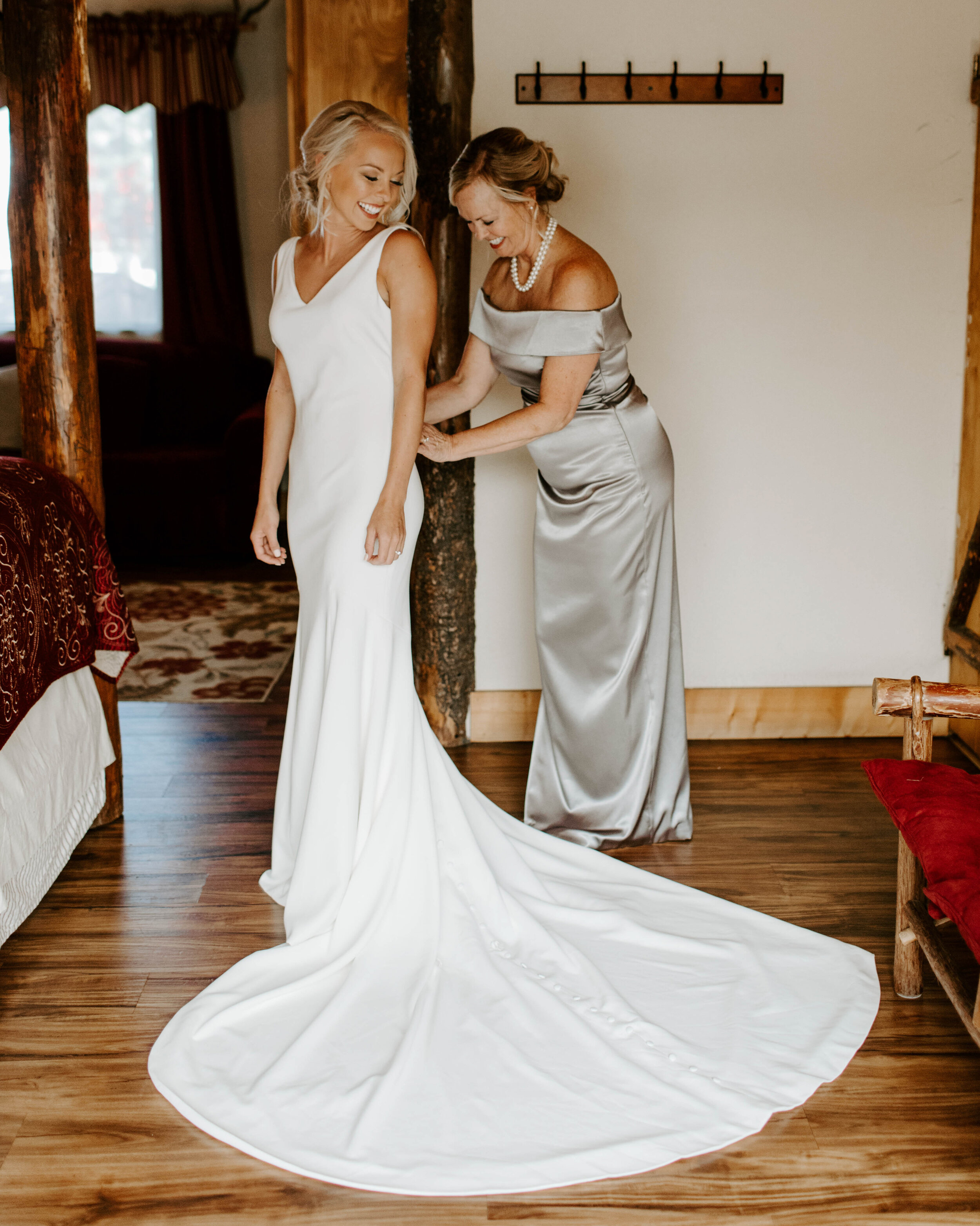 EMILY+CAMERON_LAKEARROWHEADWEDDING_MADISONRYLEE_32-2.jpg