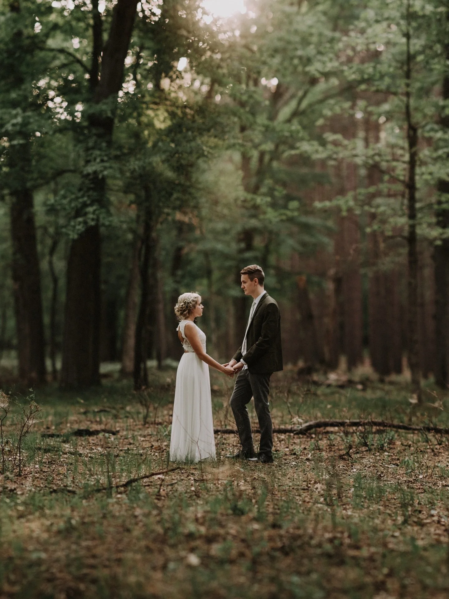 10 years to the day and I still want to know each part of you. Thanks for capturing the moments so well @roseyredphotography. 

I don&rsquo;t wanna talk about the hat. 
*cues up hopeful millennial music*