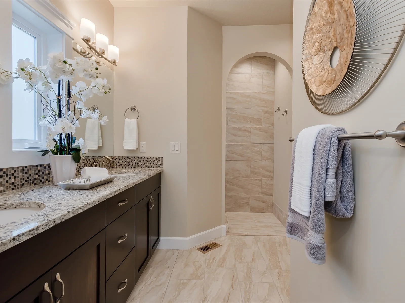 032_Master Bathroom.jpg