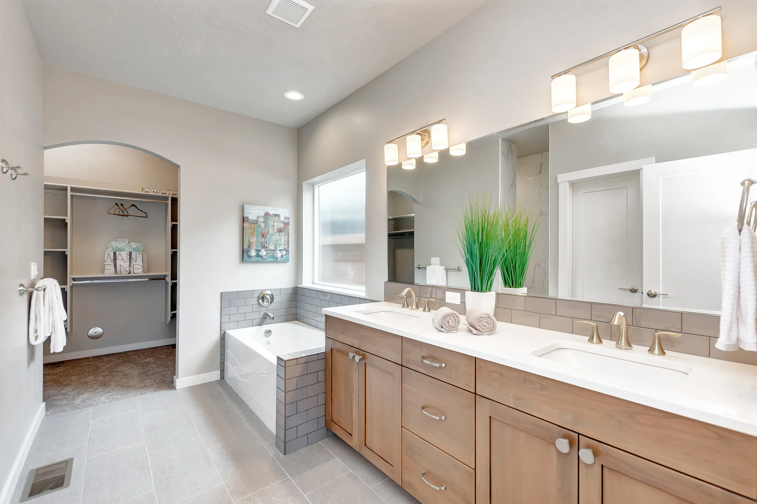 20-Master_Bathroom.jpg