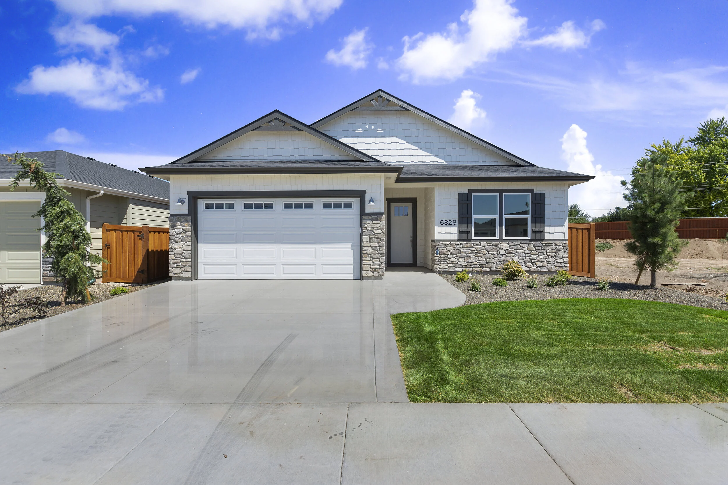 02-Front of House.jpg