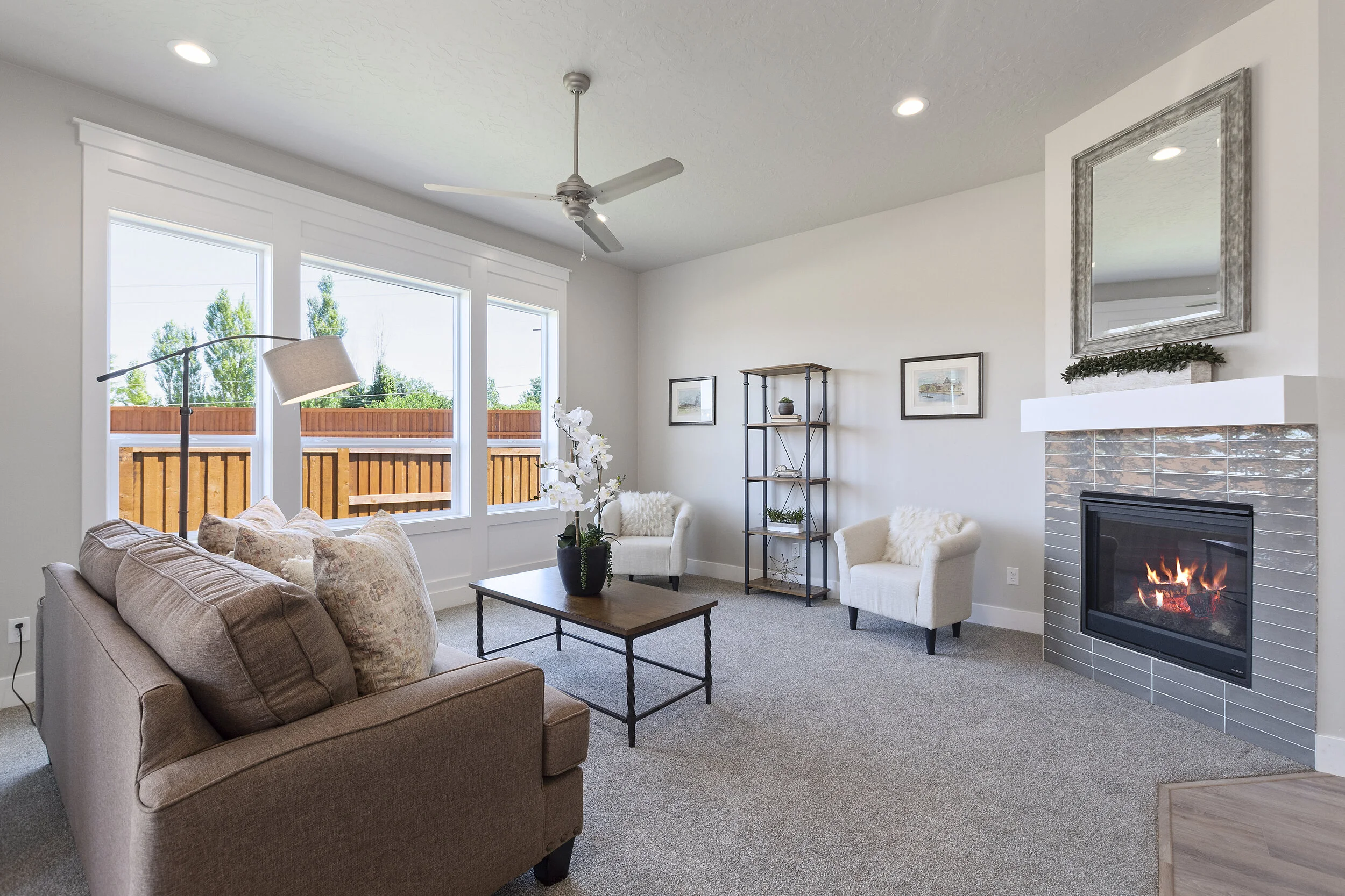 20-Living Area.jpg