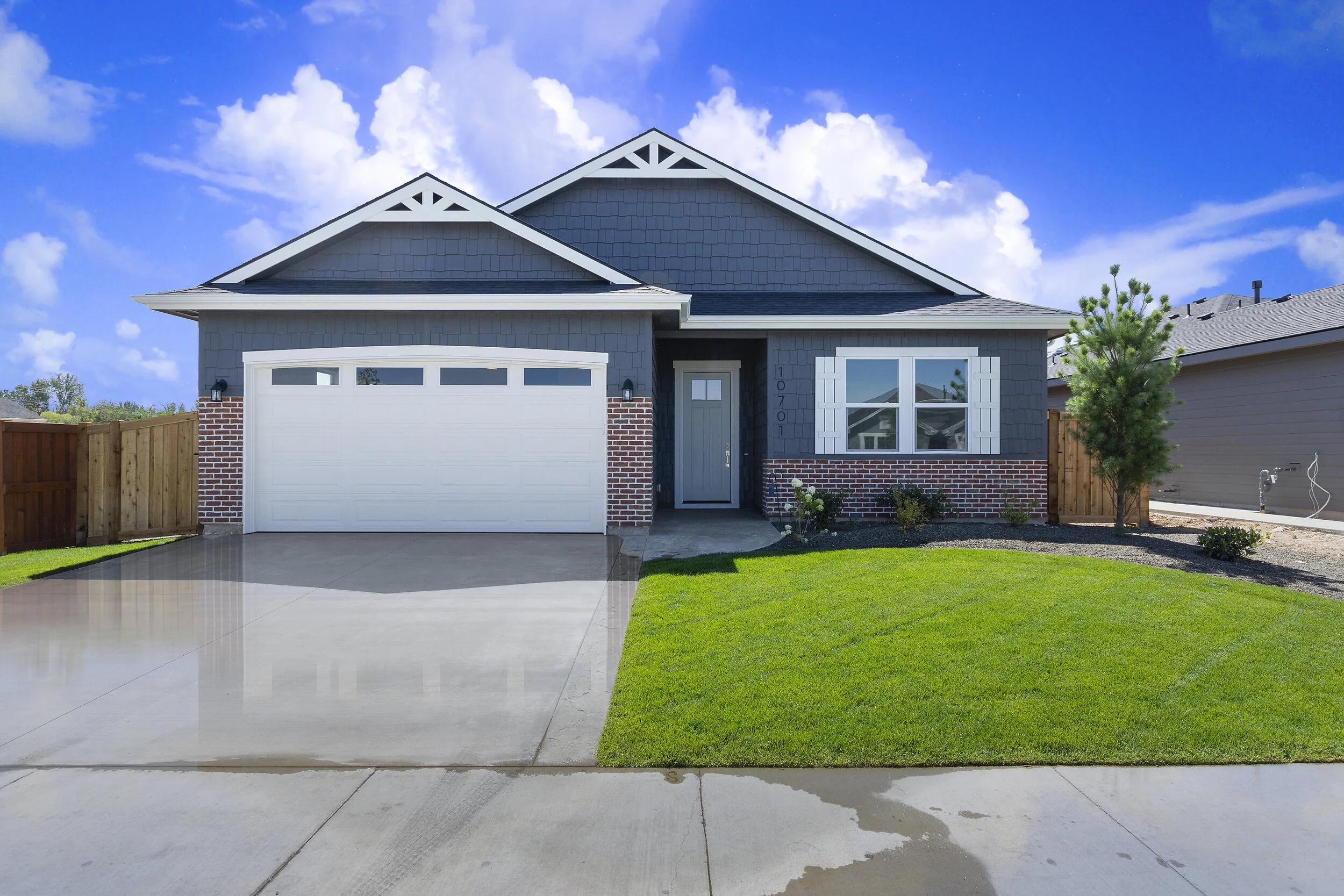 02-Front of House.jpg