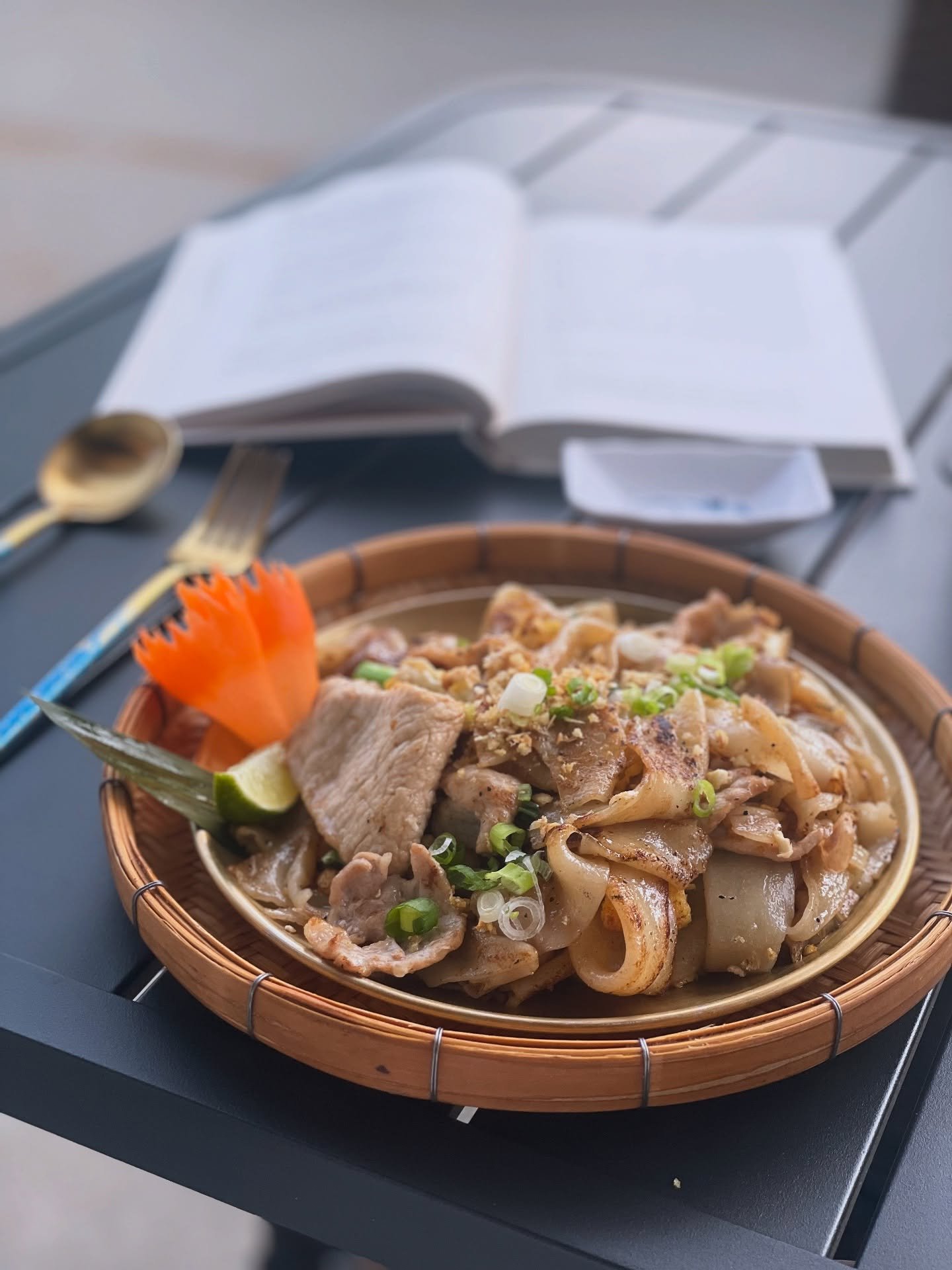 Last night, I took myself out to dinner.

Solo. Just me, a cozy corner, a plate of pad Thai, and a book I&rsquo;ve been wanting to read for way too long. 🍜📖

Poppy&rsquo;s been with her dad this week, and I&rsquo;ve been doing things I haven&rsquo;