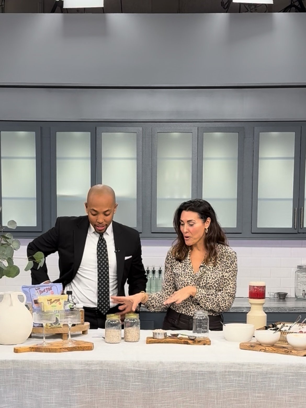 If you missed me on Fox 6 Wakeup talking mood-boosting foods- come see me in person. 

As one of Metro Market&rsquo;s Tastemakers, I&rsquo;ll be at the Shorewood location for their Brand New Start event this Saturday, sharing free samples and having 