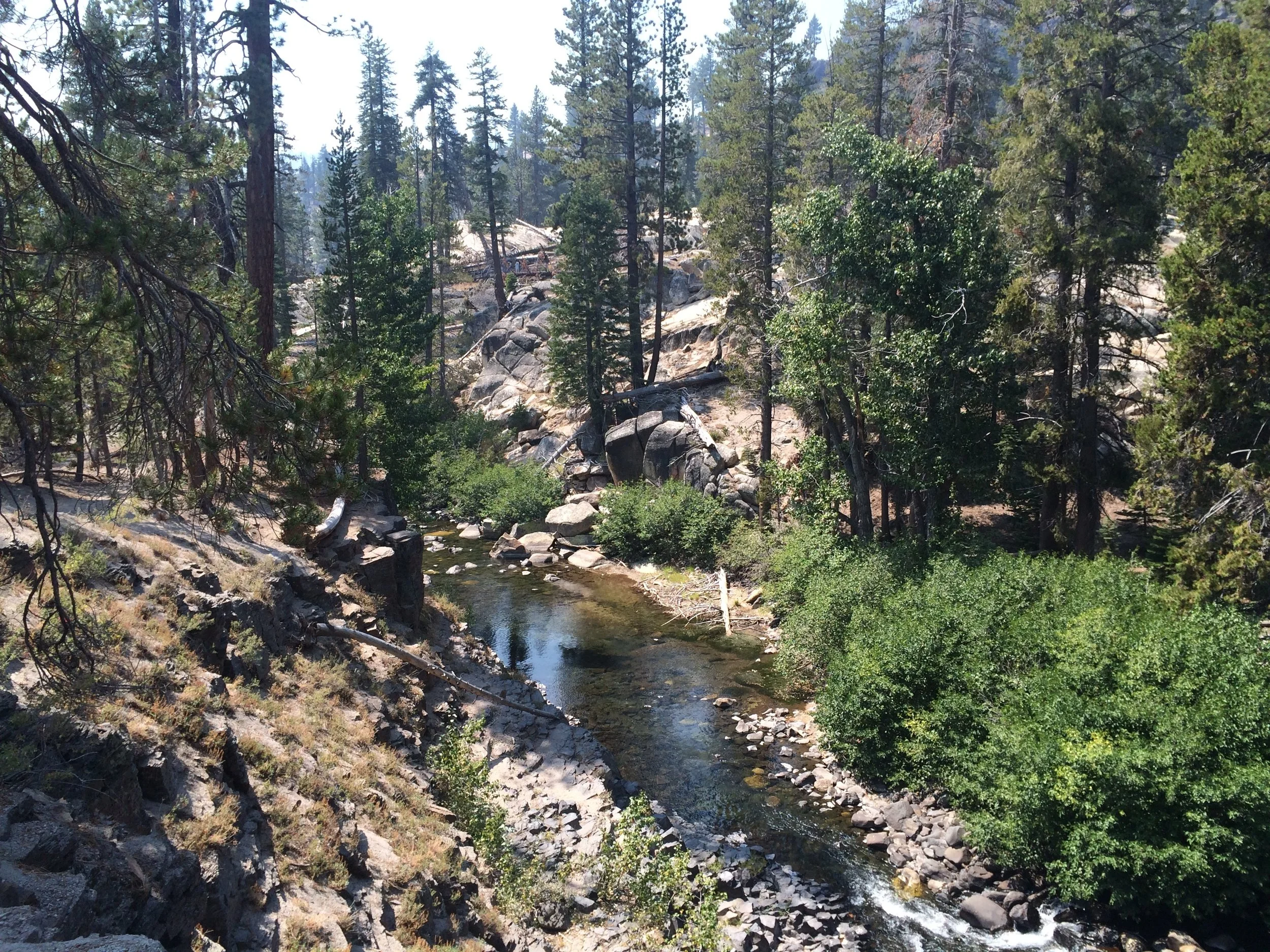  Continue the hike along the middle fork of the San Joaquin River. The trail crosses the historic Pacific Crest Trail, where you may meet up with intrepid travelers on their months-long journey. 
