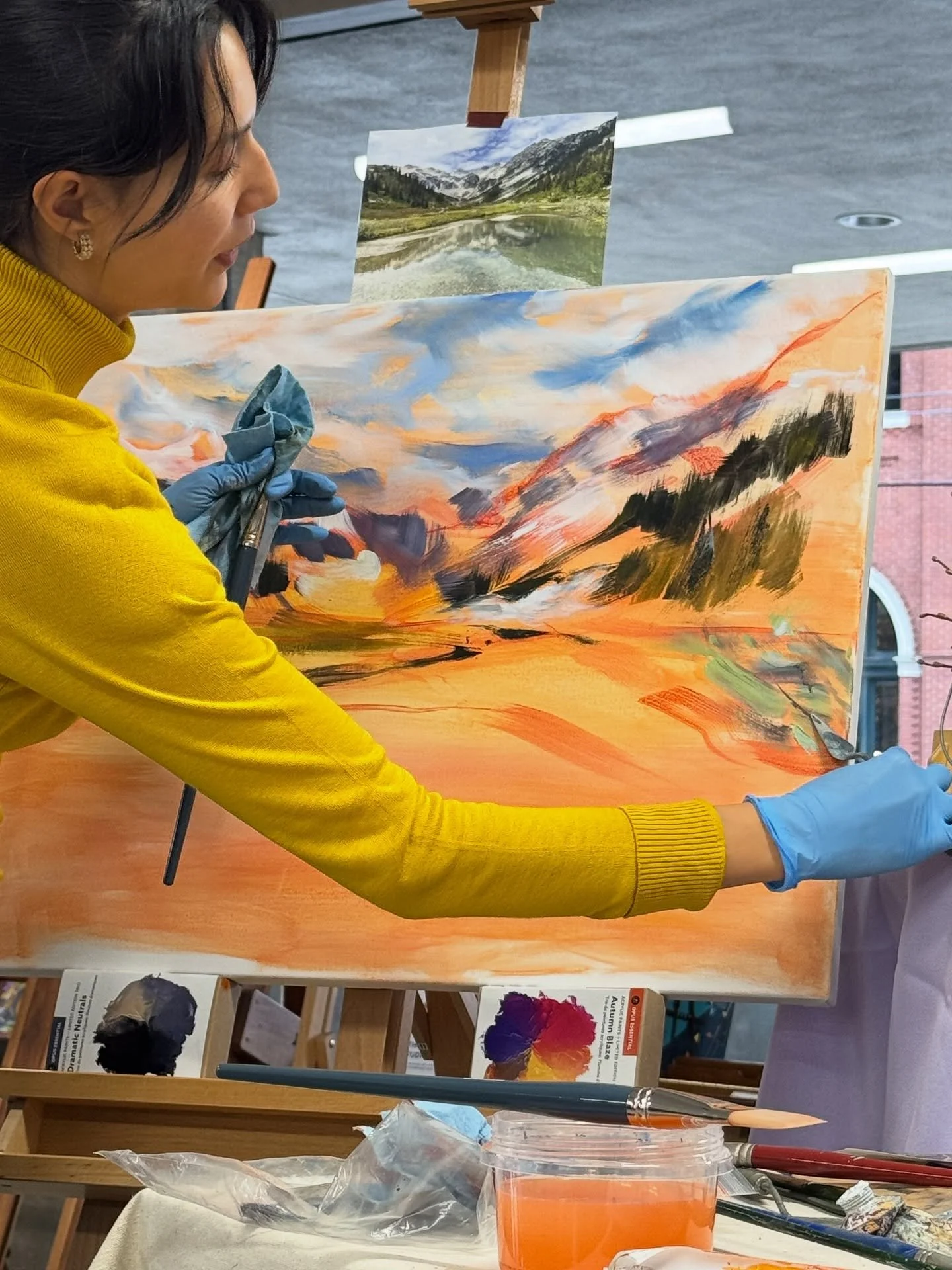 Thanks so much to @opusartsupplies for having me as a guest artist to share my favourite brushes & brushwork techniques with your community π©‍π¨ Can’t wait until the next demo!
Connecting with other paint lovers definitely brightened