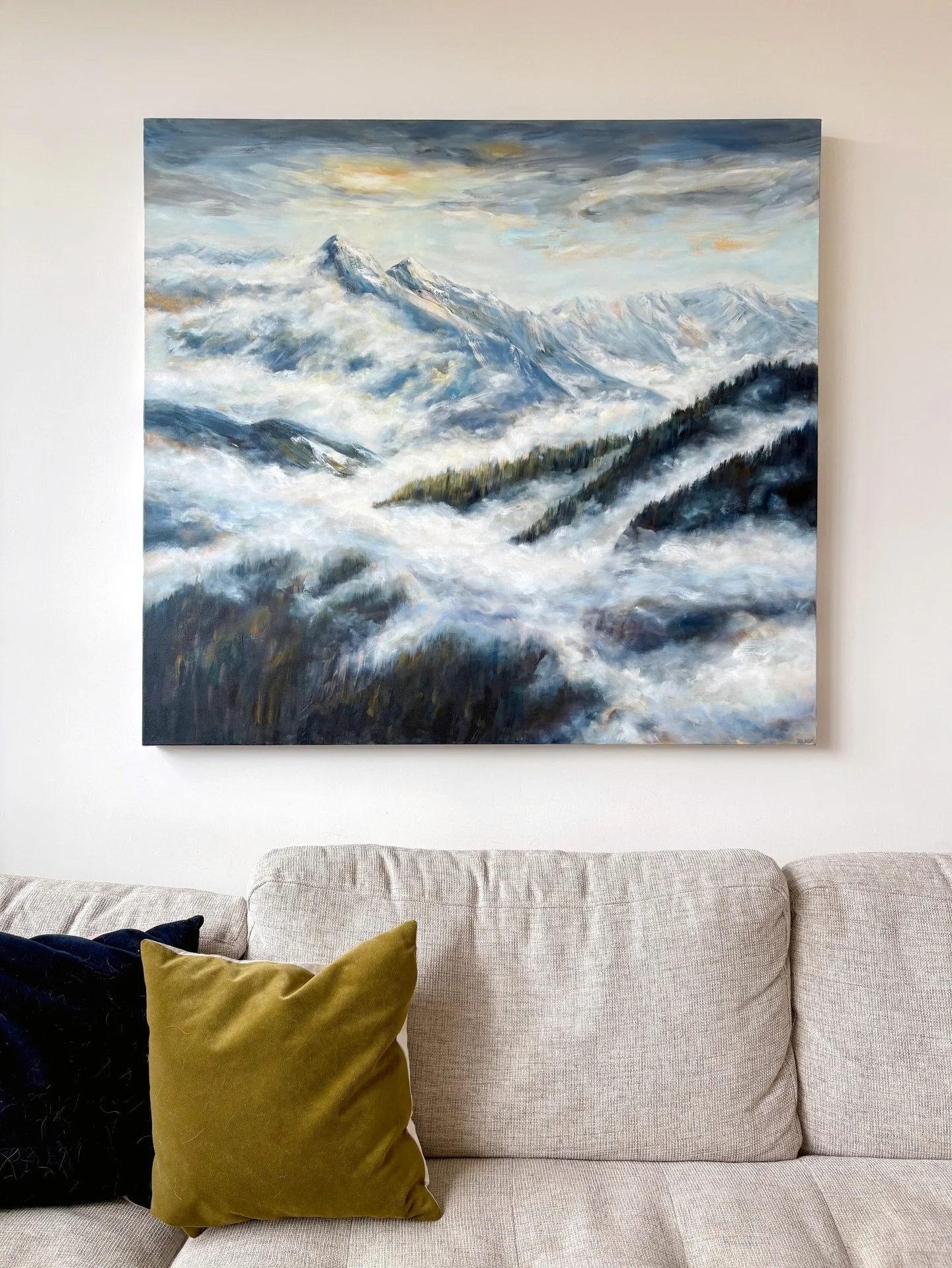 Merry Christmas and Happy Holidays all!! May it be merry and bright❄️🎄💖 I&rsquo;m grateful for your support and interest in my work over the past year. 

This mountain painting pictured was my last piece to be completed before the end of 2025 and i