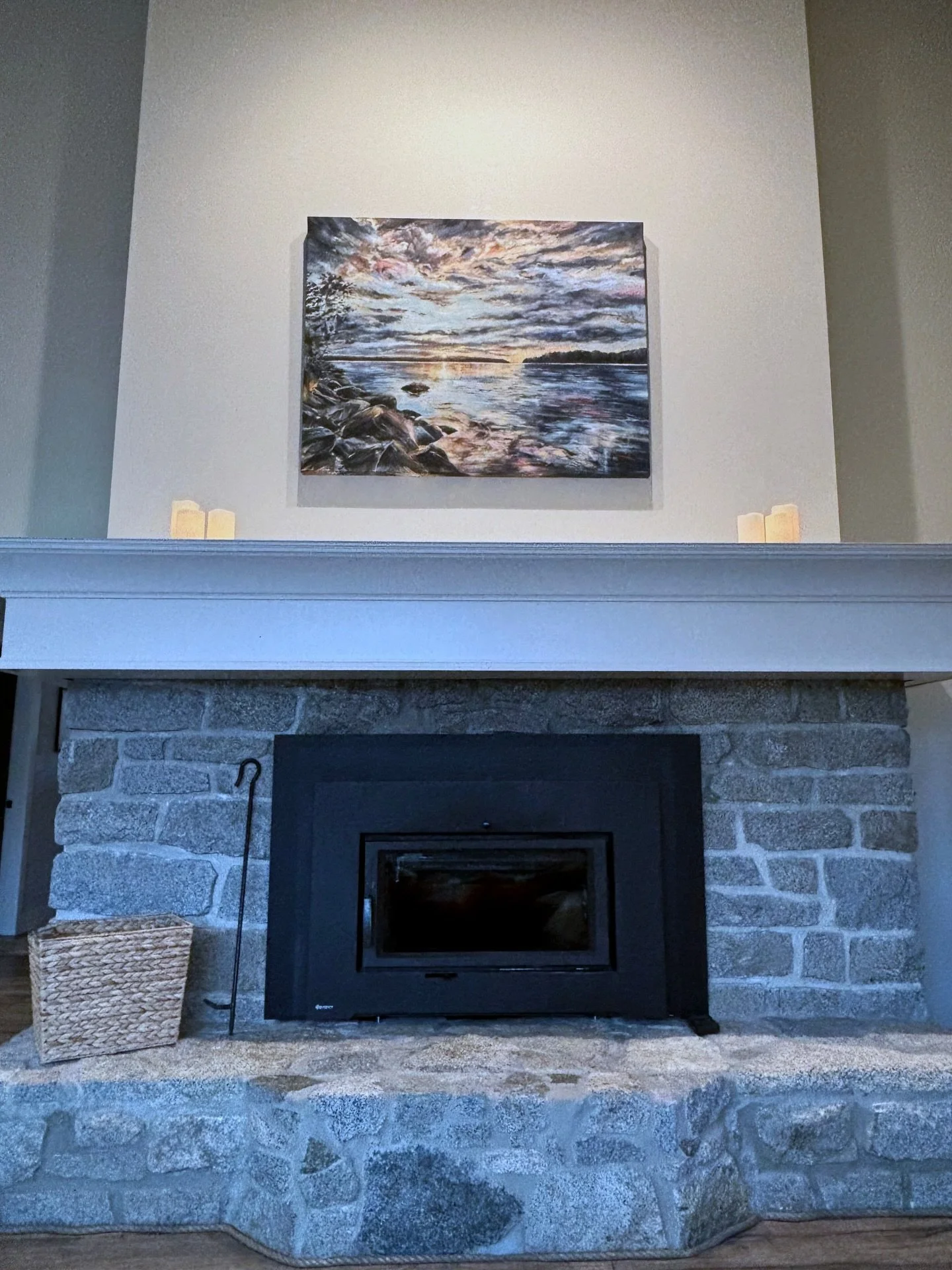 Some beautiful new installation images to kick off the year!! Seeing my paintings installed in their new homes is always magical ✨
 Each piece takes on a new life as it becomes part of a space&hellip;responding to light, architecture, and the everyda