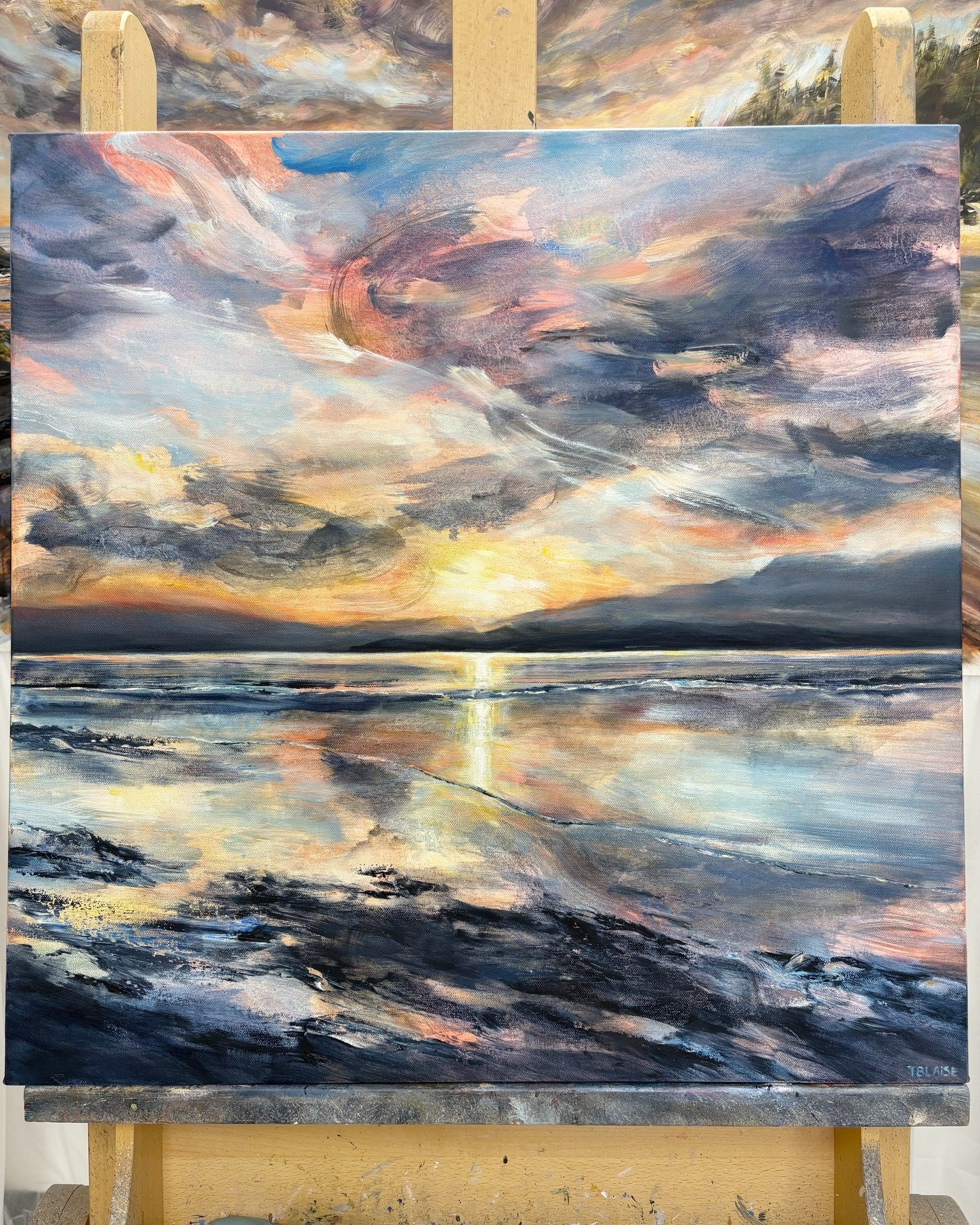 It&rsquo;s funny how sometimes centering everything in a landscape painting feels just right. ✨

I used to shy away from central compositions, thinking they were too expected. But for this piece, I needed to capture that feeling of stillness, the mom