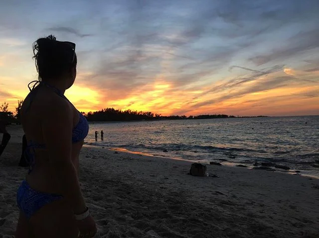 haven't been feeling so great this week physically so here's a picture of me in a better time and place feeling pretty damn good 📷 @tayhitchan // #bahamas