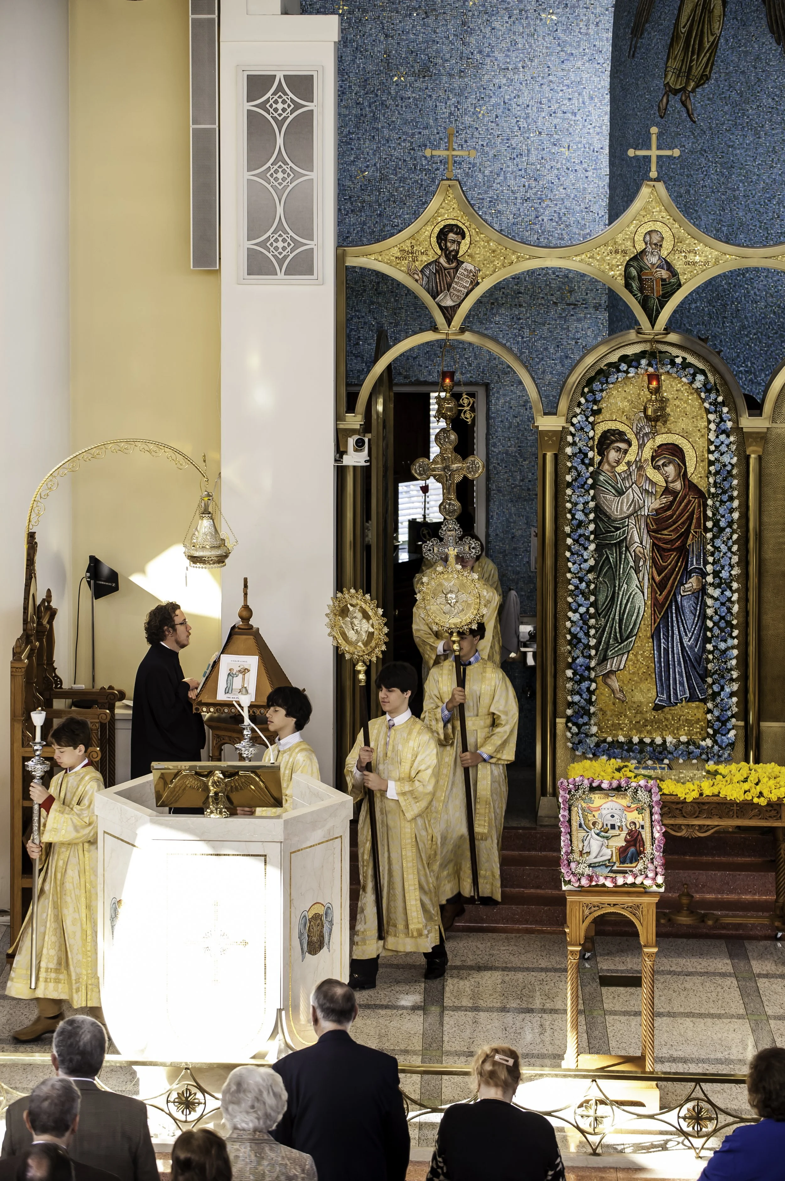 2022VenerationoftheHolyCross-38.JPG