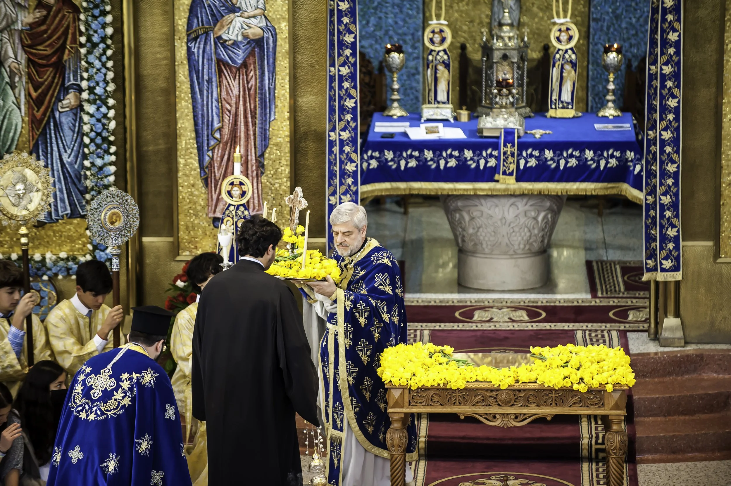 2022VenerationoftheHolyCross-185.JPG