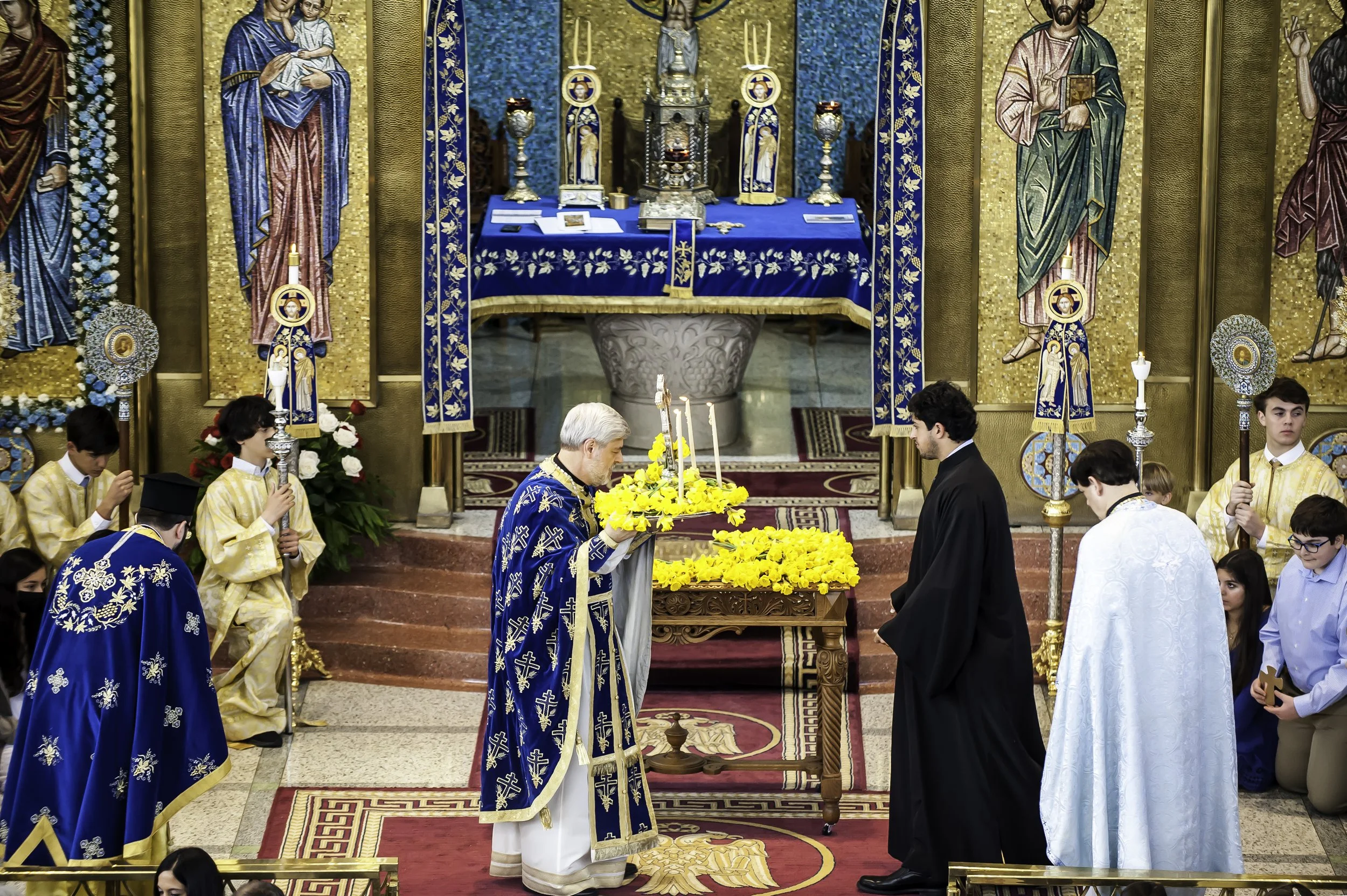 2022VenerationoftheHolyCross-187.JPG