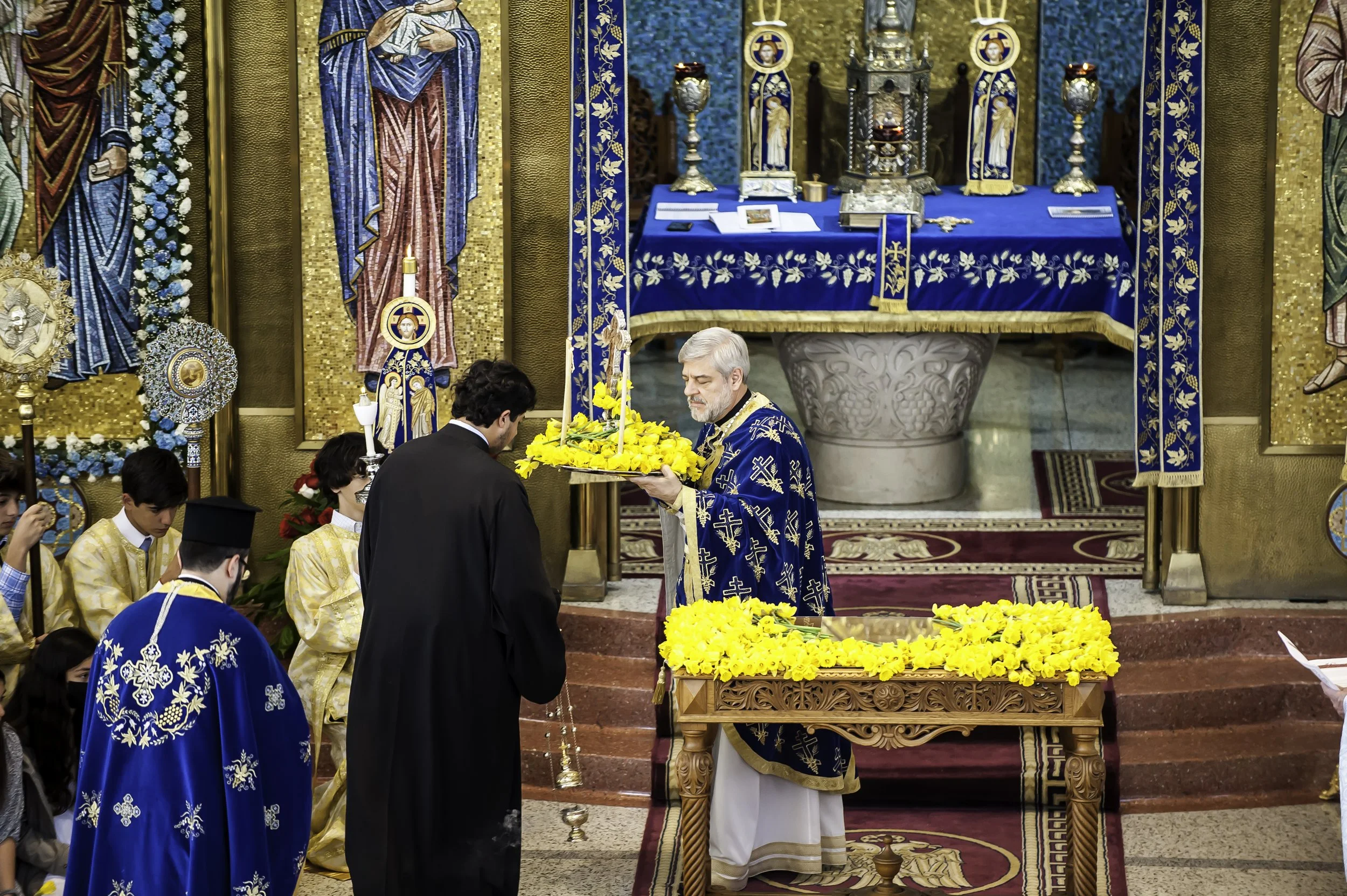 2022VenerationoftheHolyCross-190.JPG