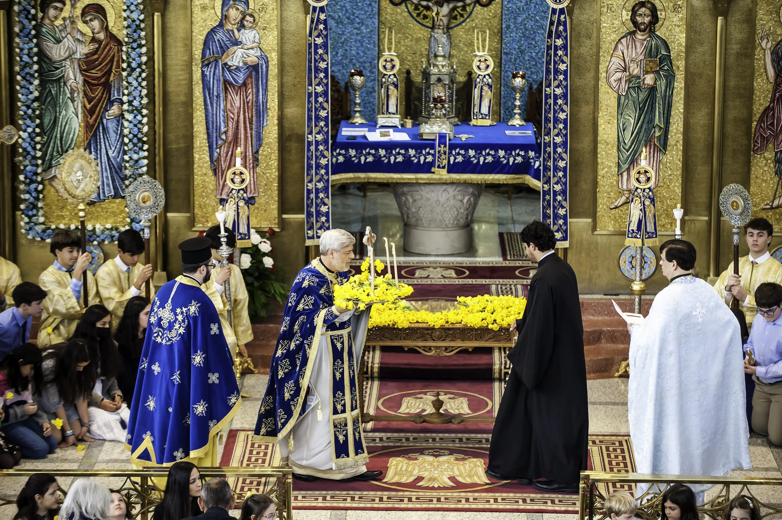 2022VenerationoftheHolyCross-192.JPG