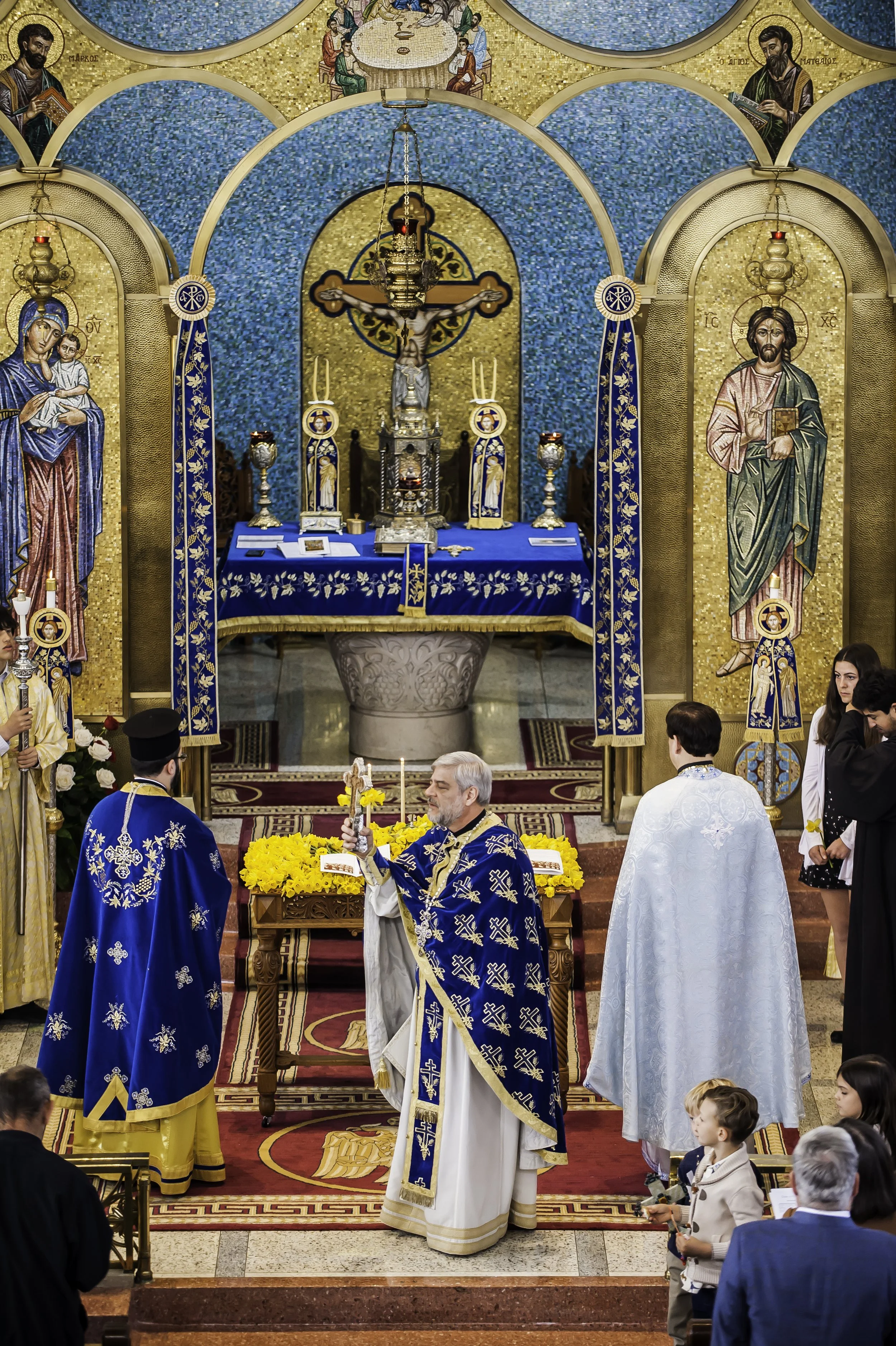 2022VenerationoftheHolyCross-211.JPG