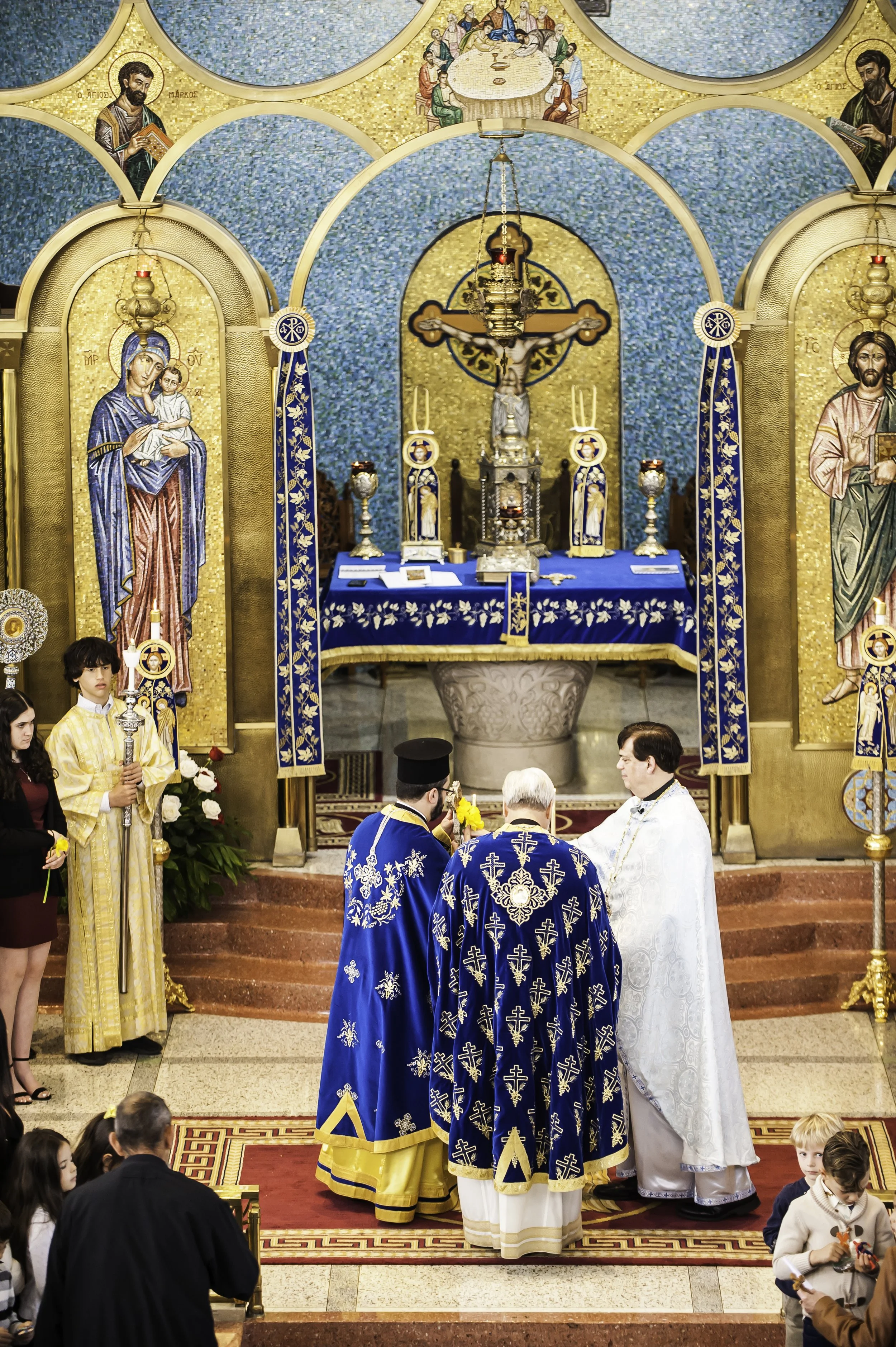 2022VenerationoftheHolyCross-218.JPG