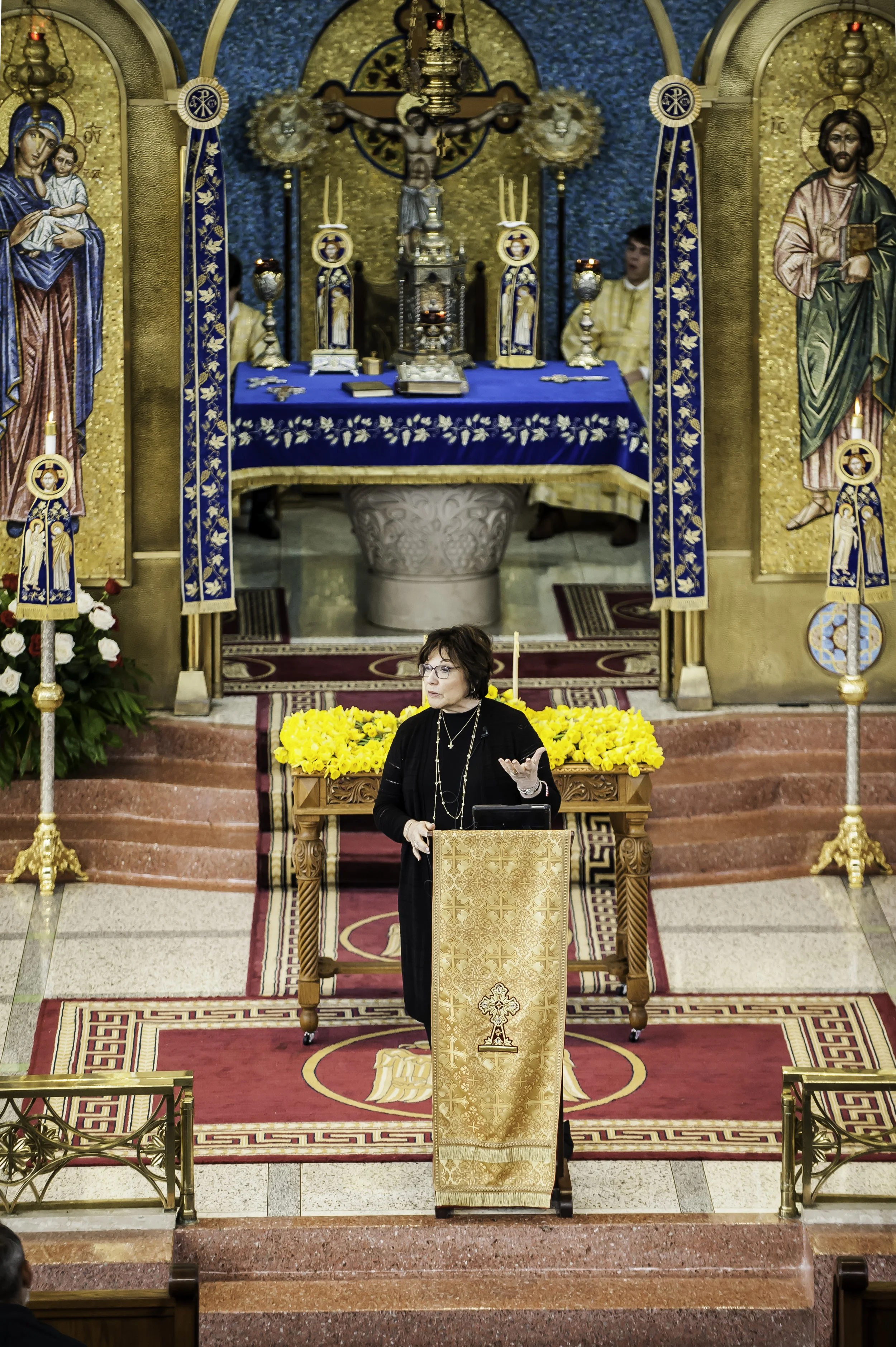 2022VenerationoftheHolyCross-260.JPG