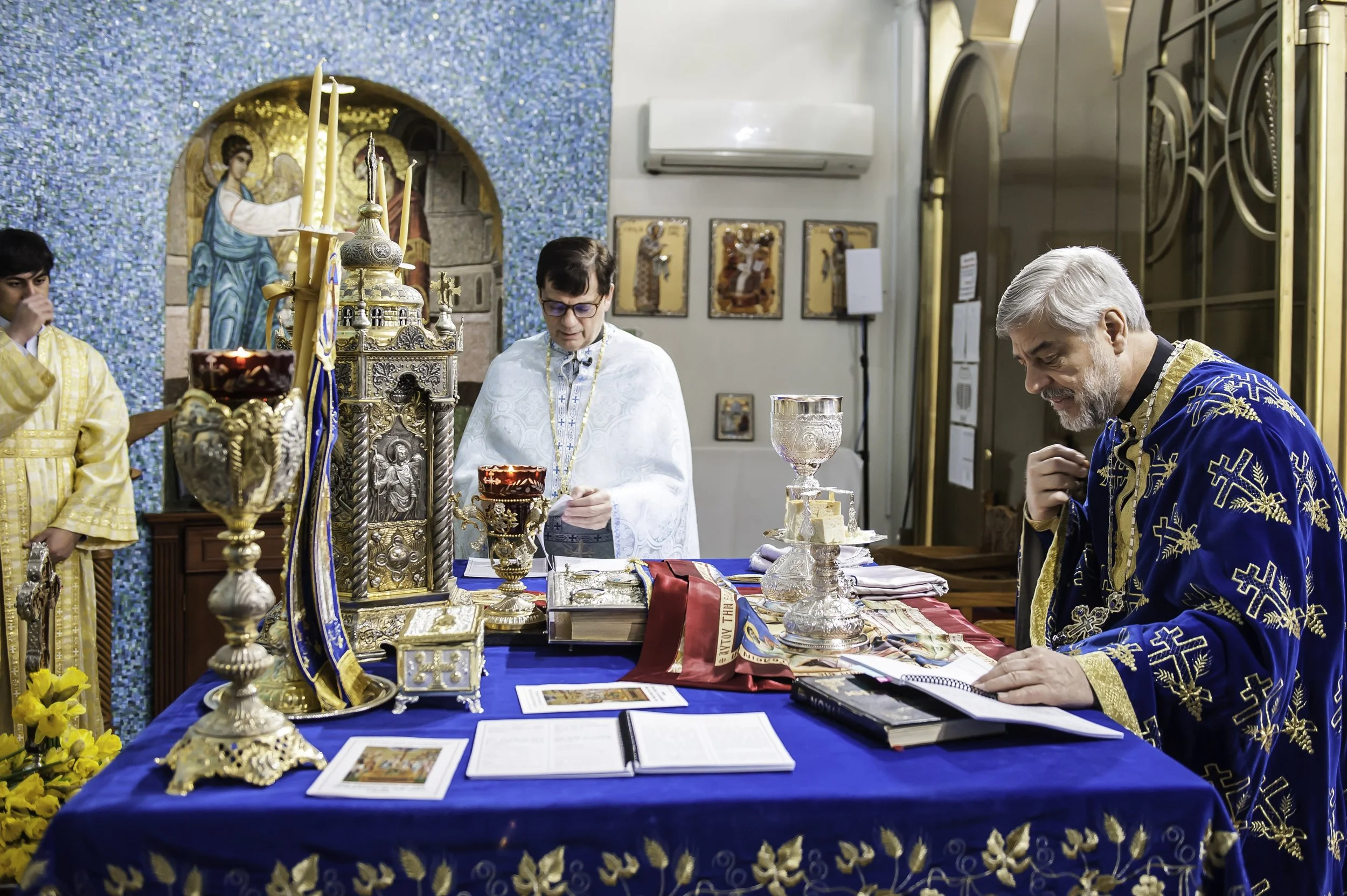 2022VenerationoftheHolyCross-301.JPG