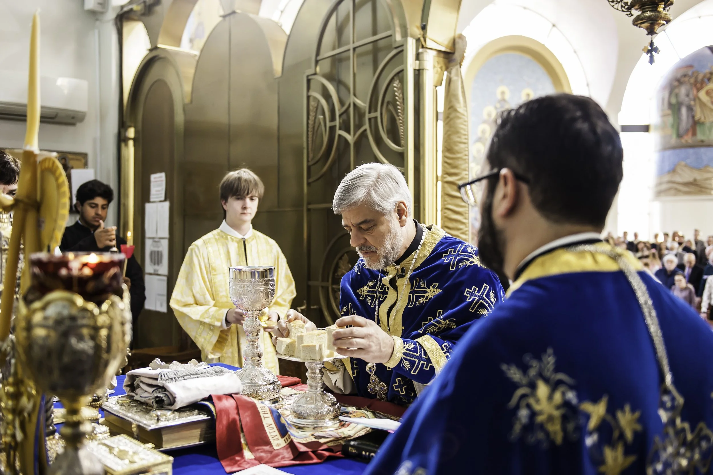 2022VenerationoftheHolyCross-322.JPG