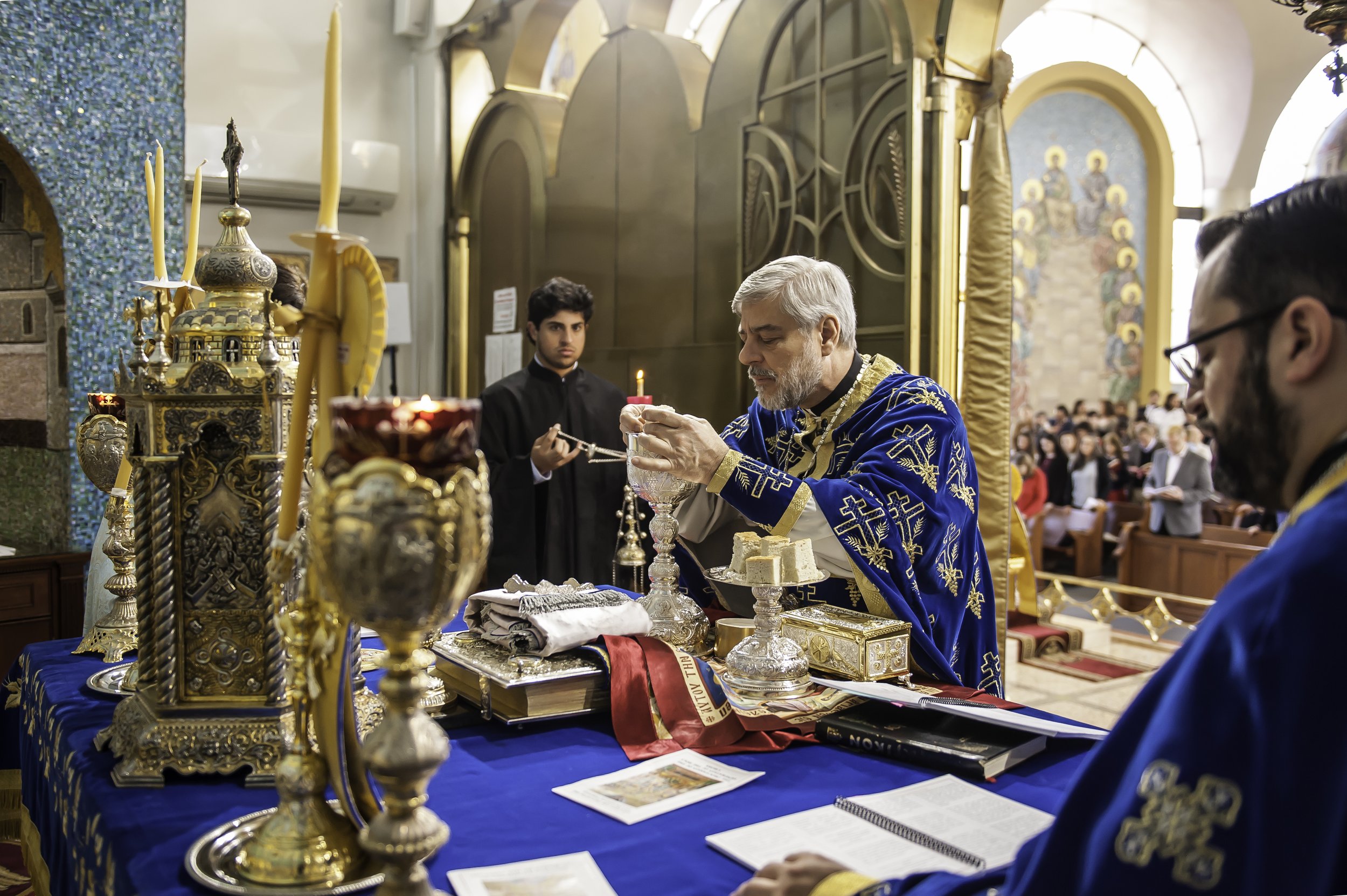 2022VenerationoftheHolyCross-329.JPG