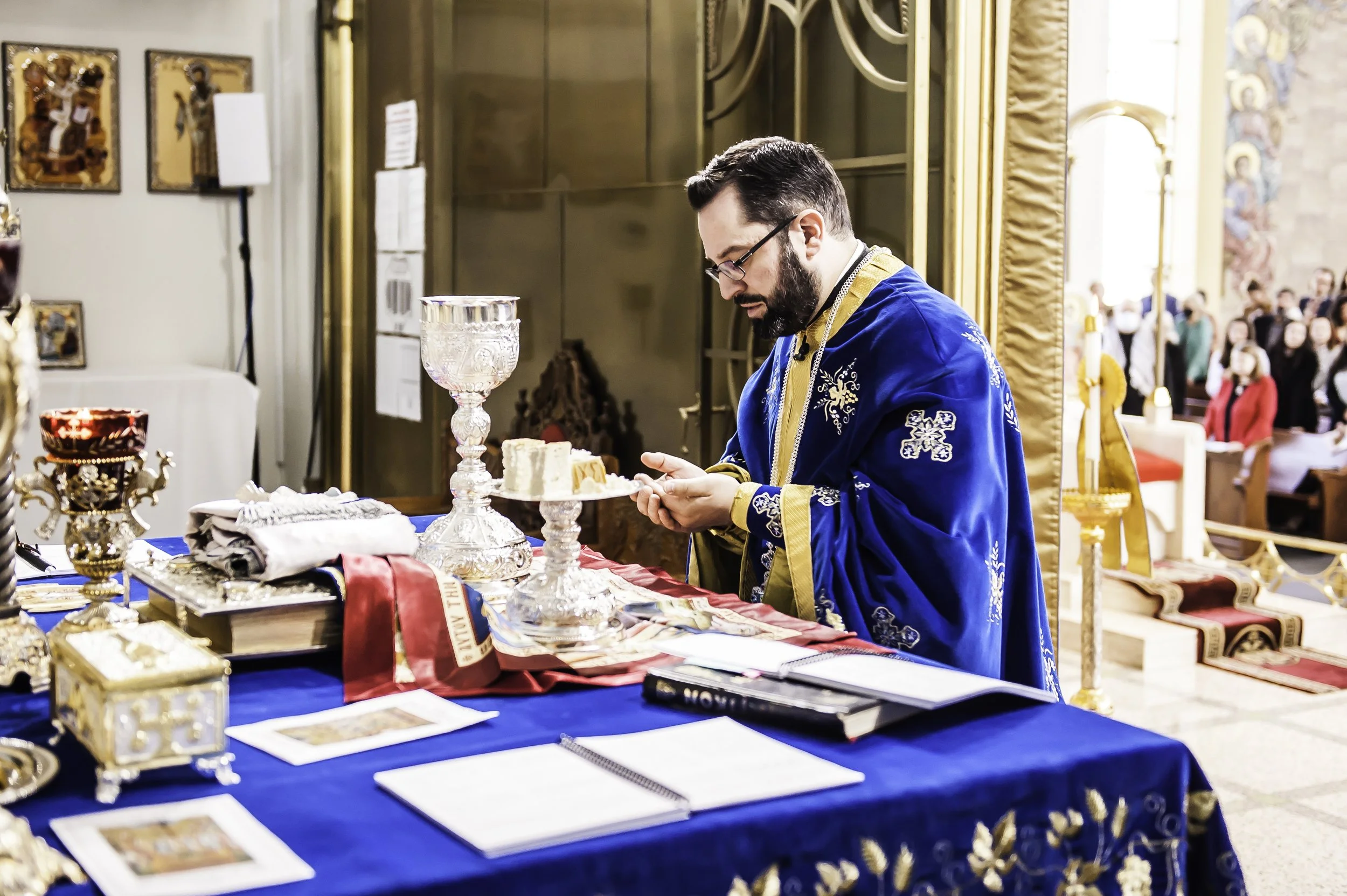 2022VenerationoftheHolyCross-356.JPG