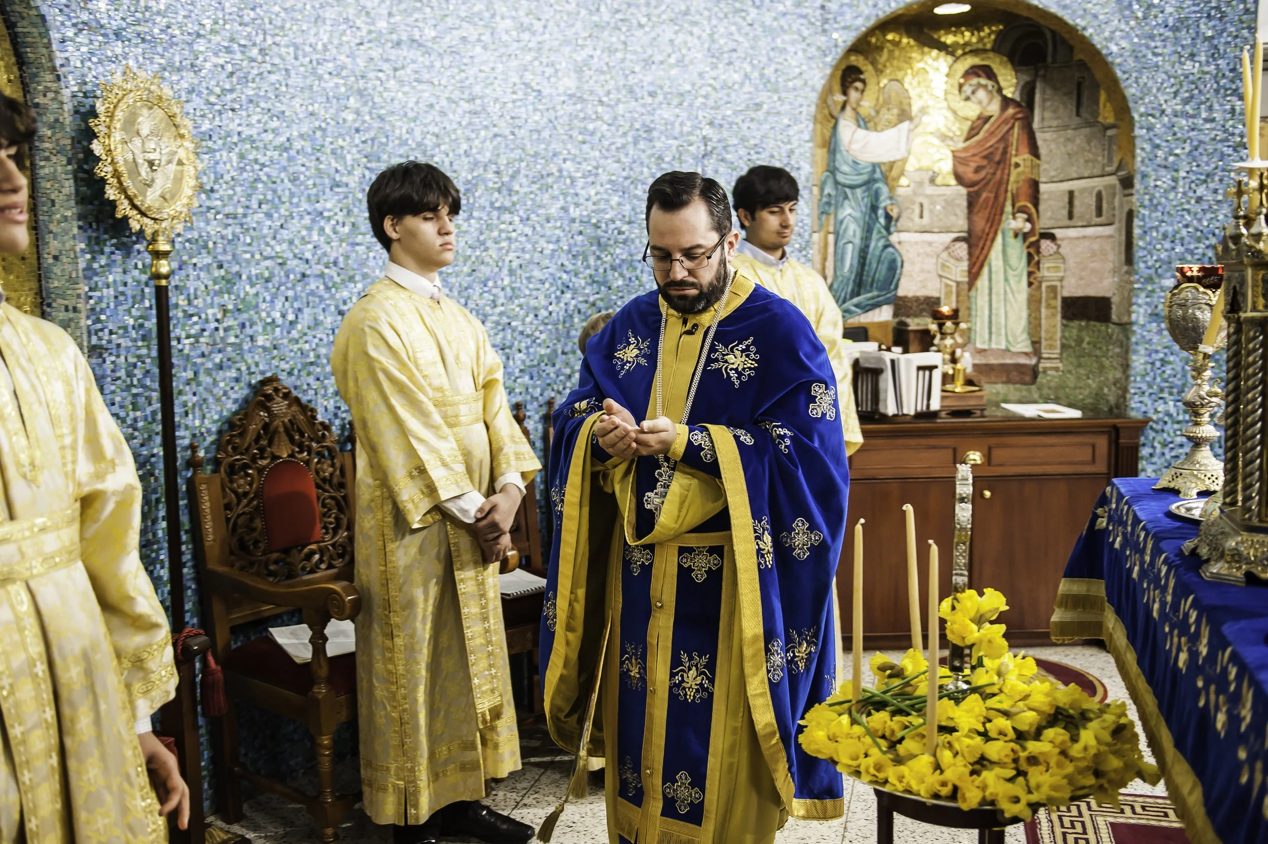 2022VenerationoftheHolyCross-357.JPG