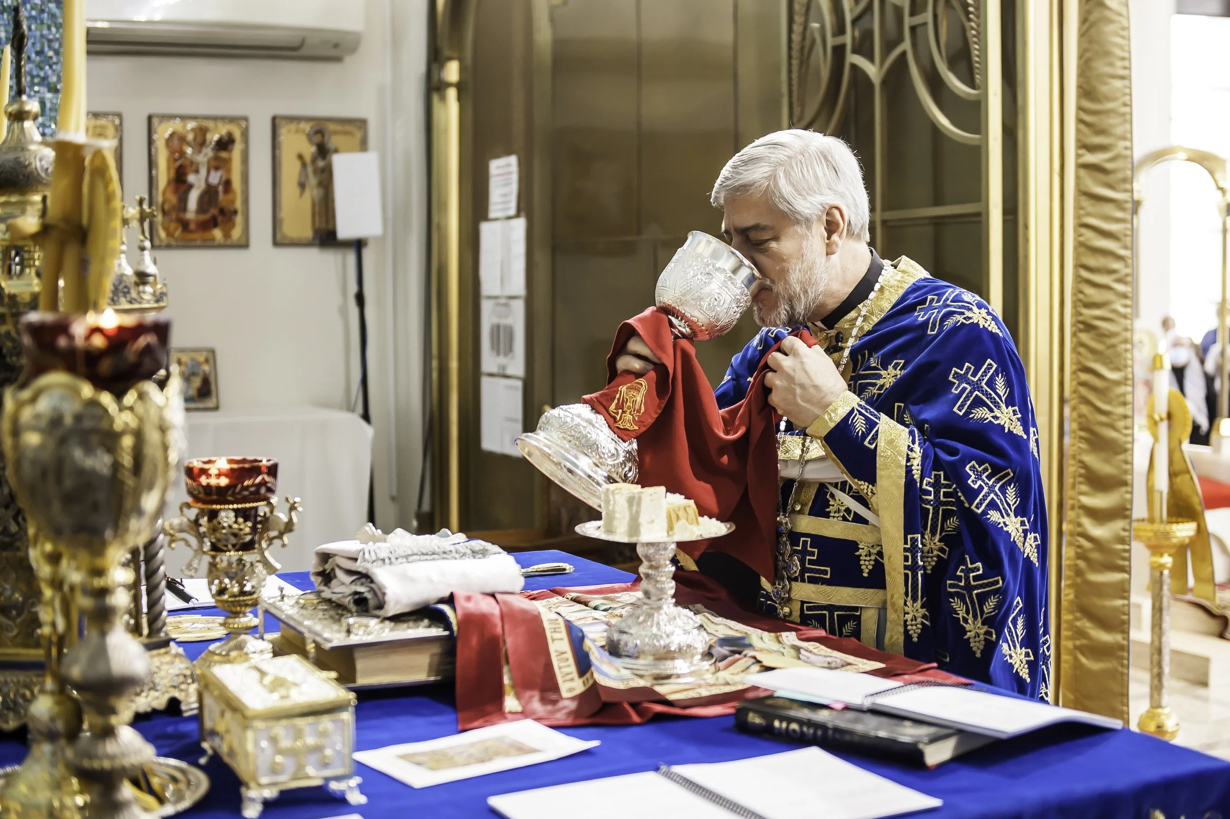 2022VenerationoftheHolyCross-359.JPG