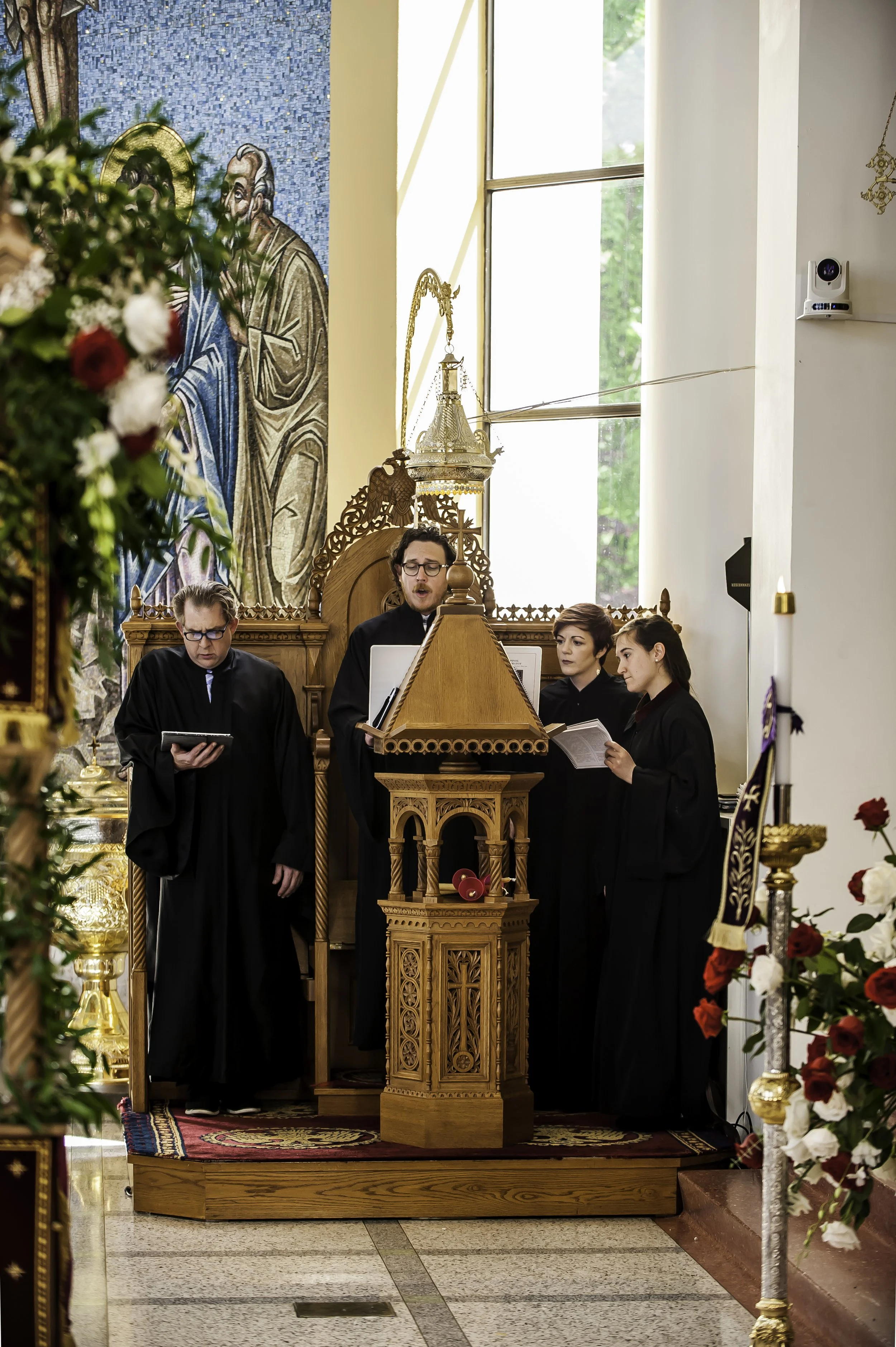 20220422Lamentations-Epitaphios Service-23.JPG