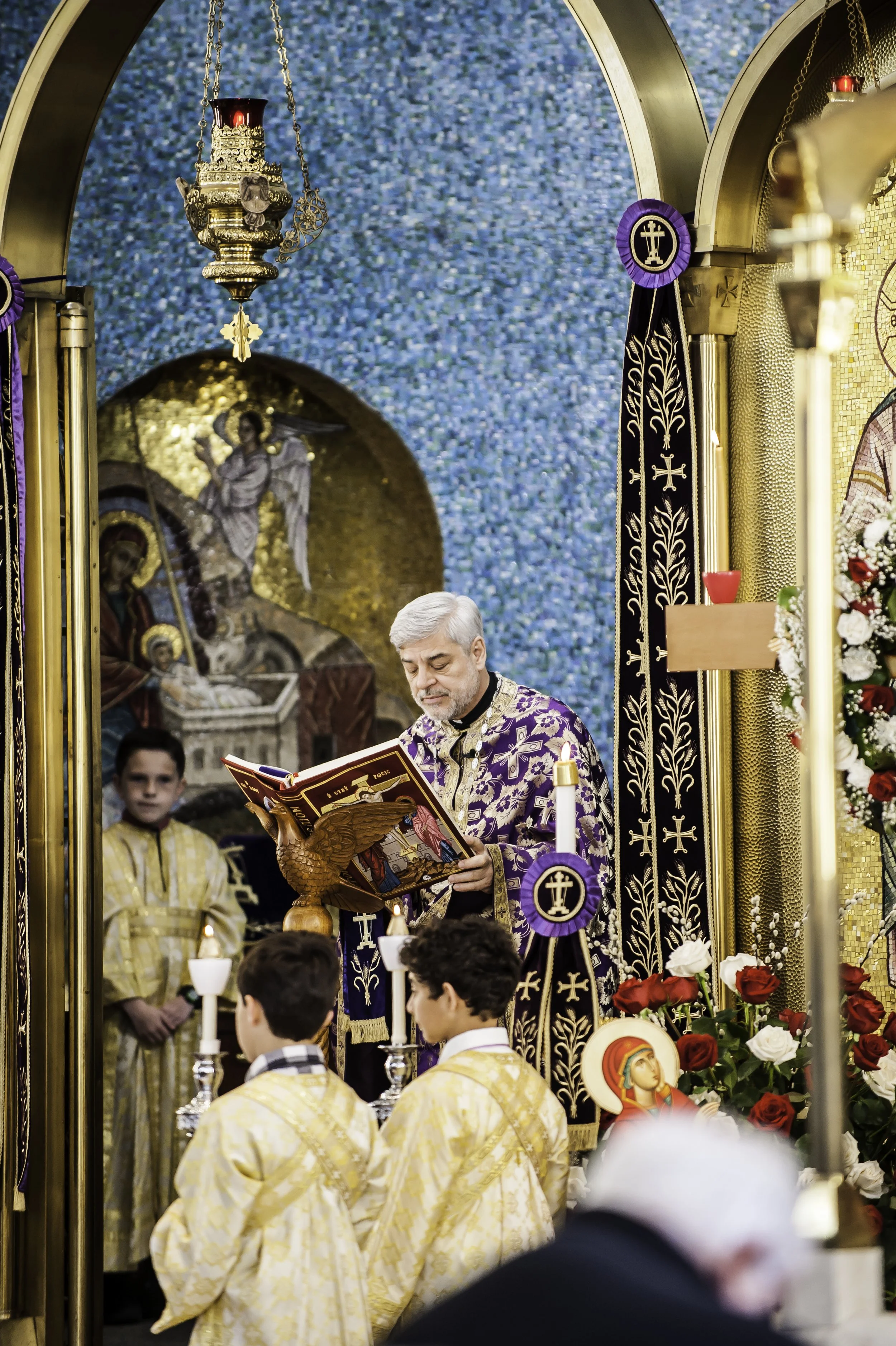 20220422Lamentations-Epitaphios Service-38.JPG