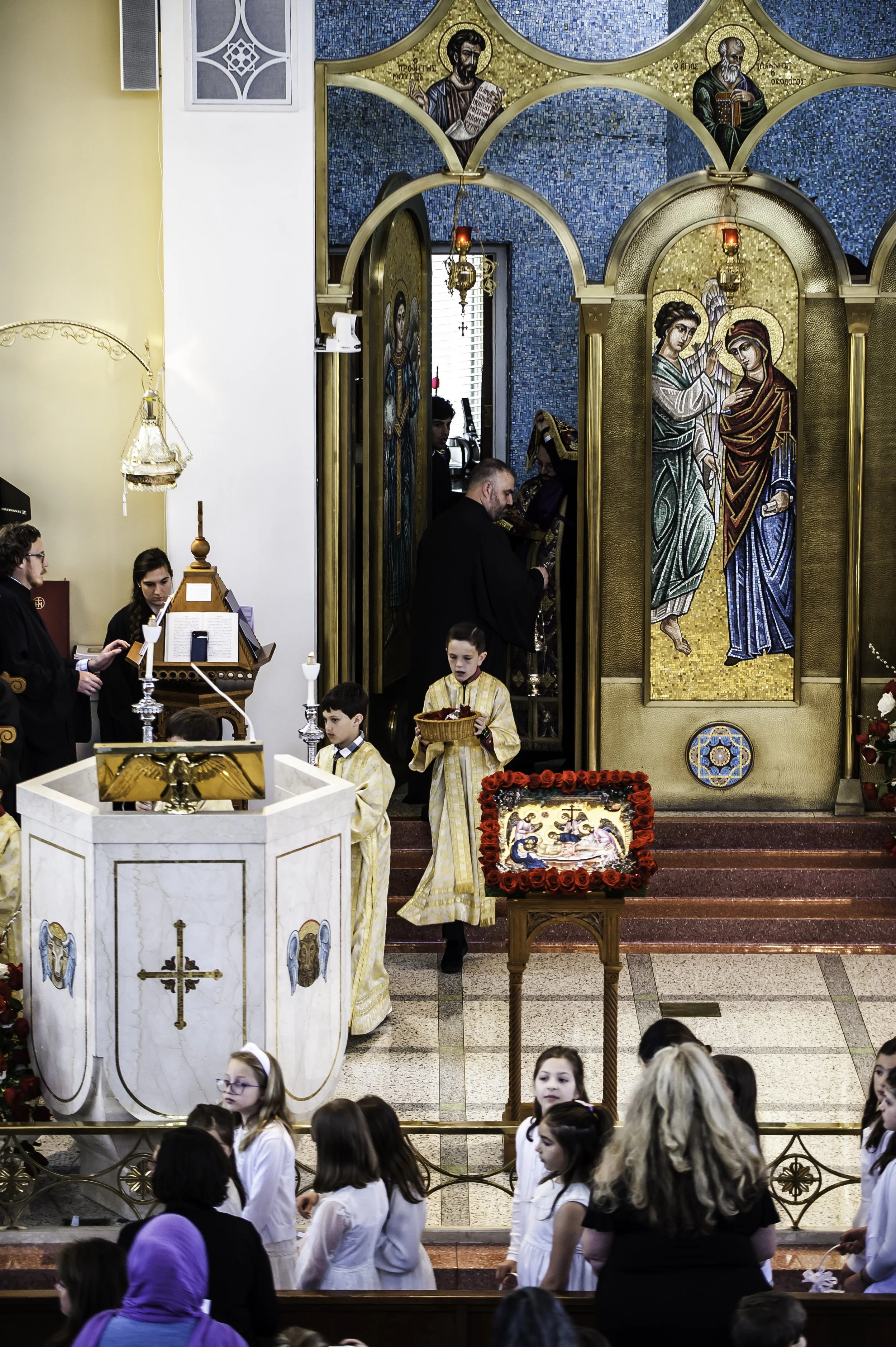 20220422Lamentations-Epitaphios Service-54.JPG