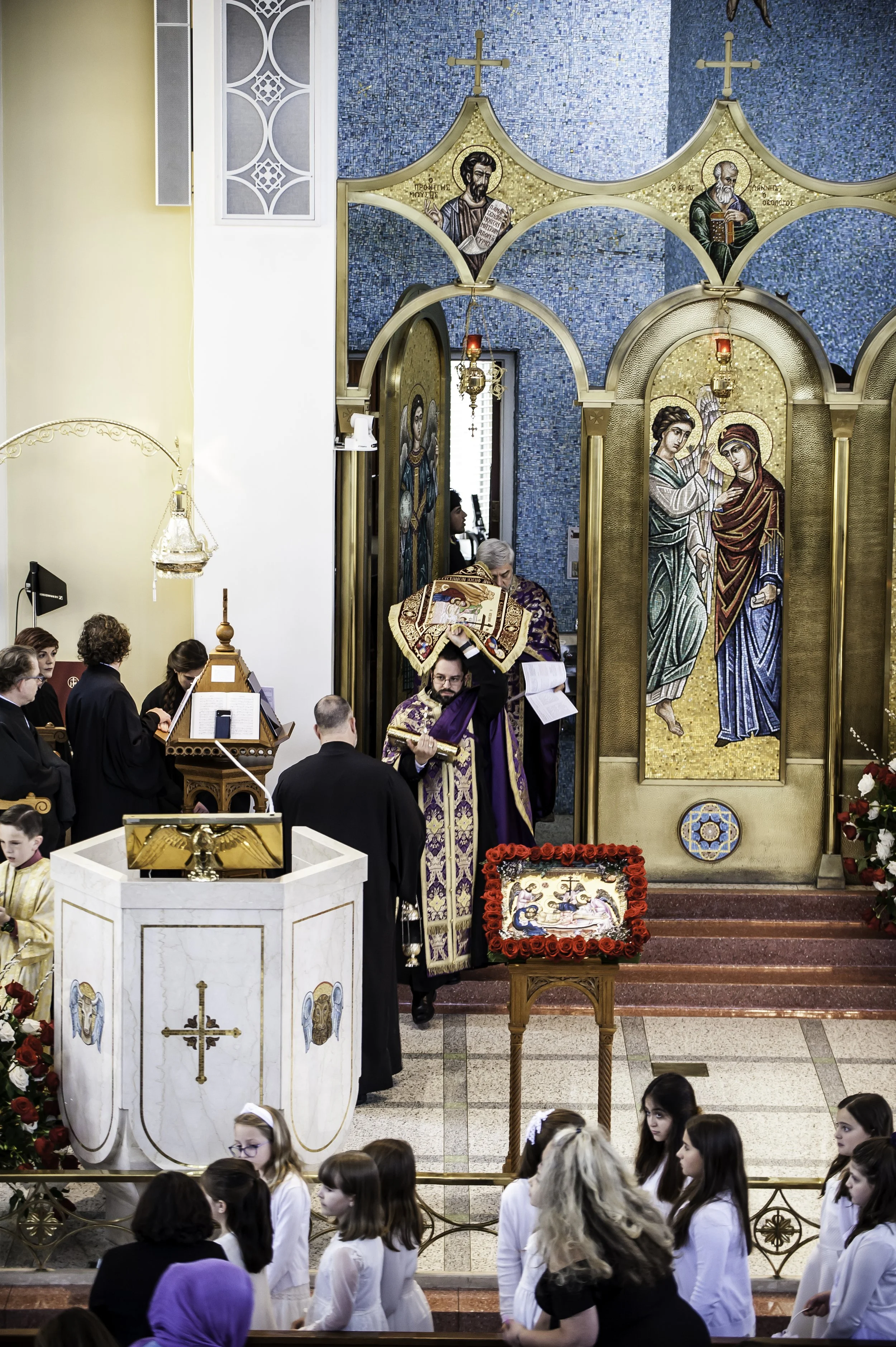 20220422Lamentations-Epitaphios Service-56.JPG