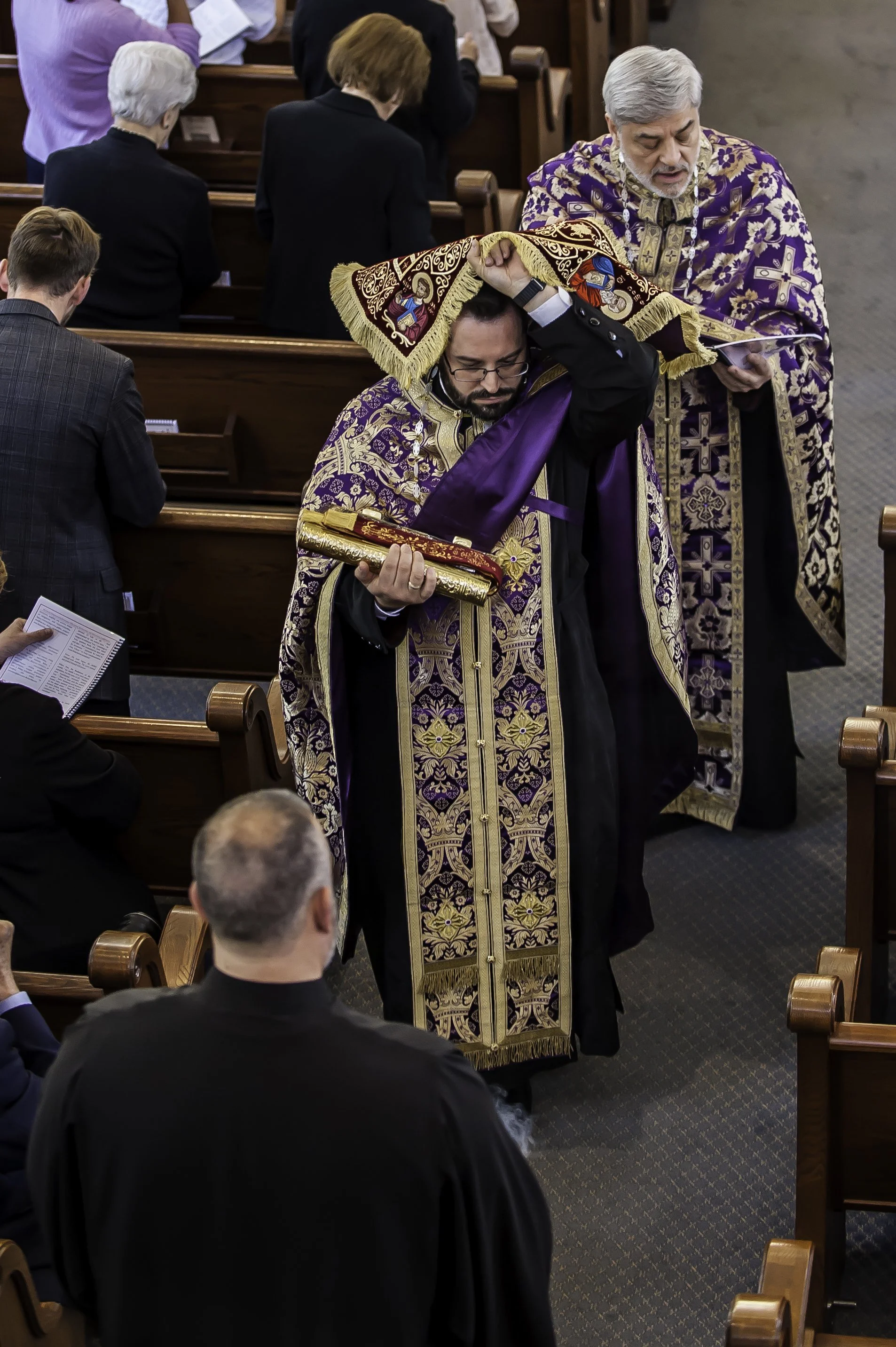 20220422Lamentations-Epitaphios Service-75.JPG