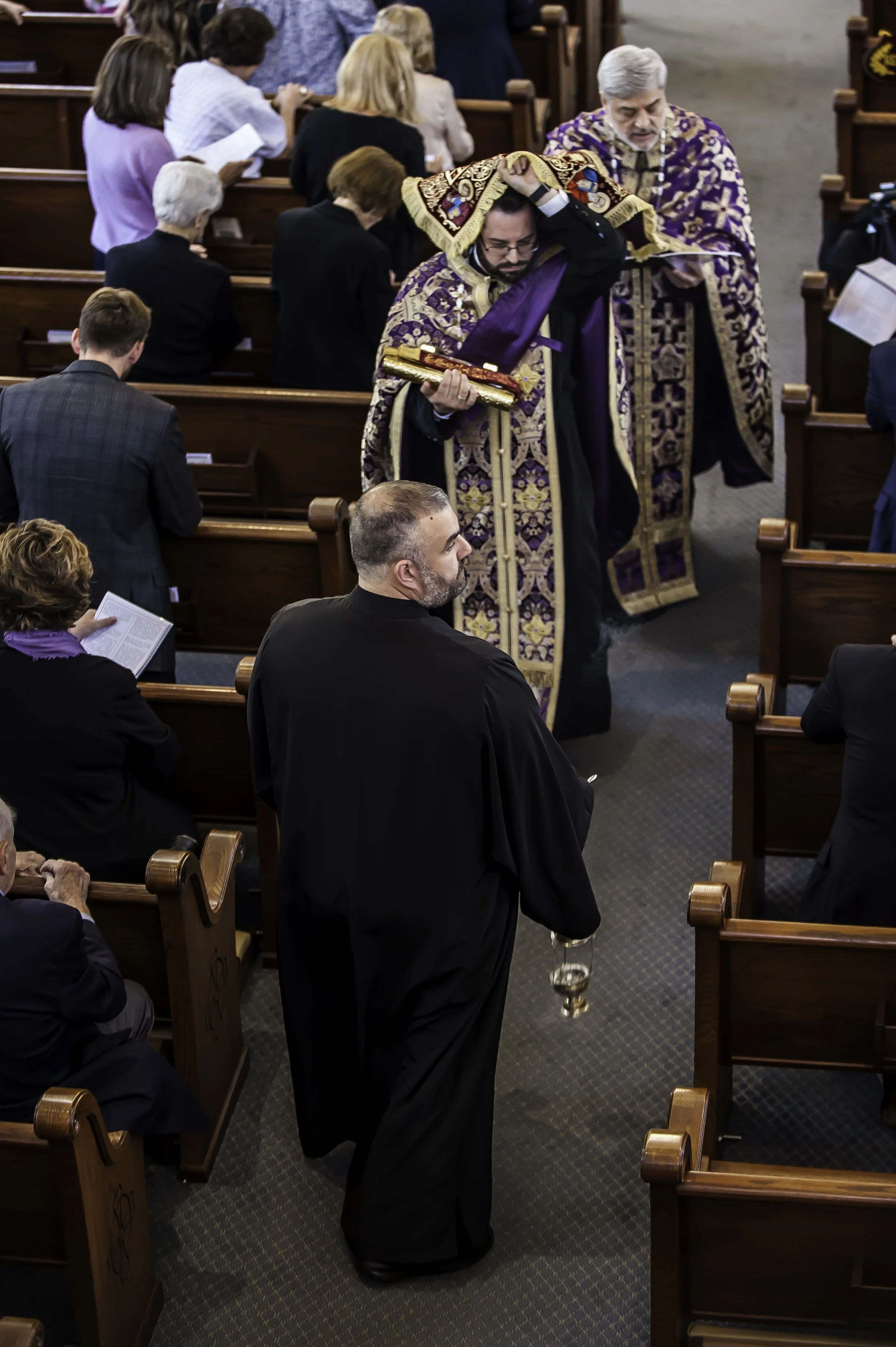 20220422Lamentations-Epitaphios Service-74.JPG