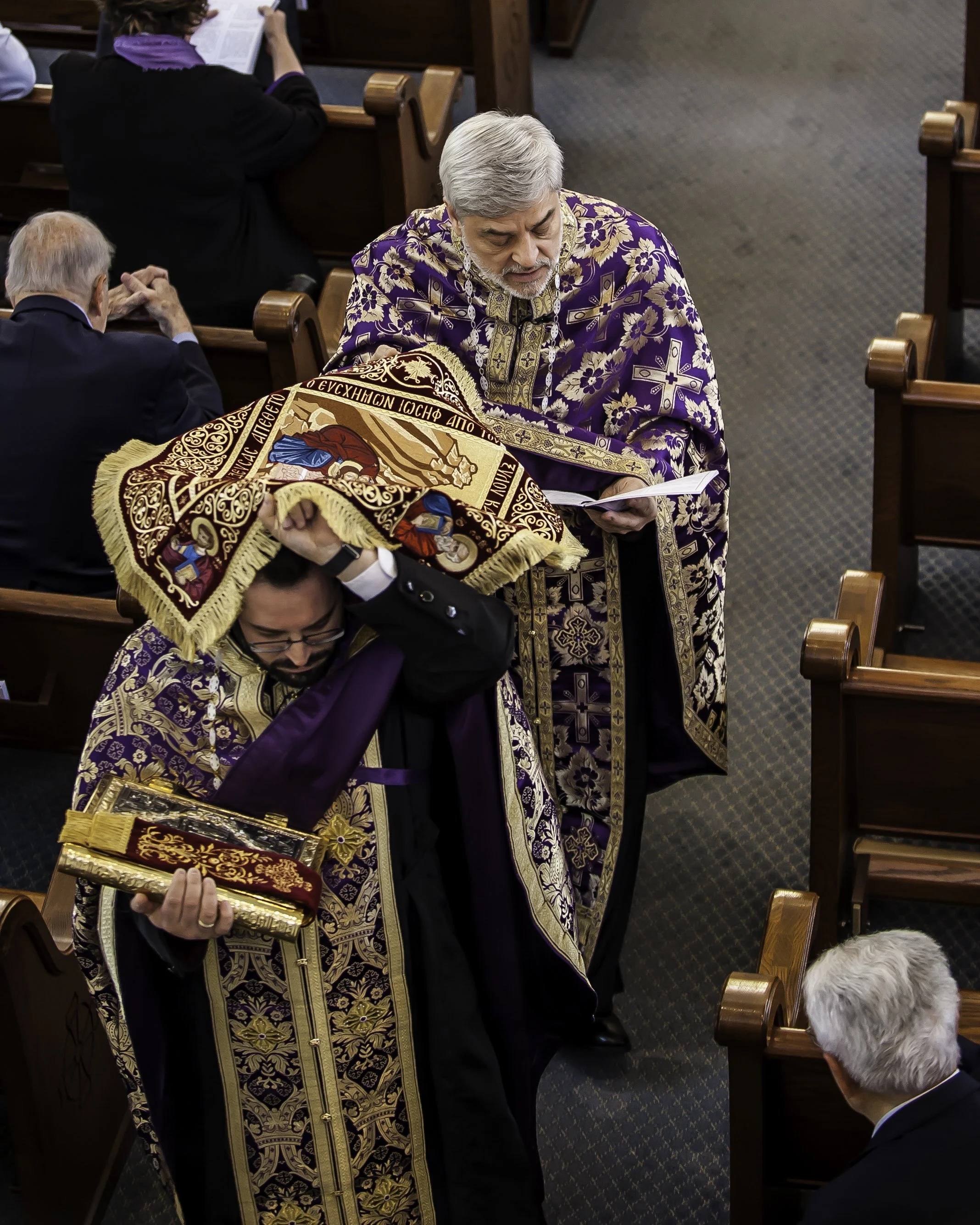 20220422Lamentations-Epitaphios Service-77.JPG