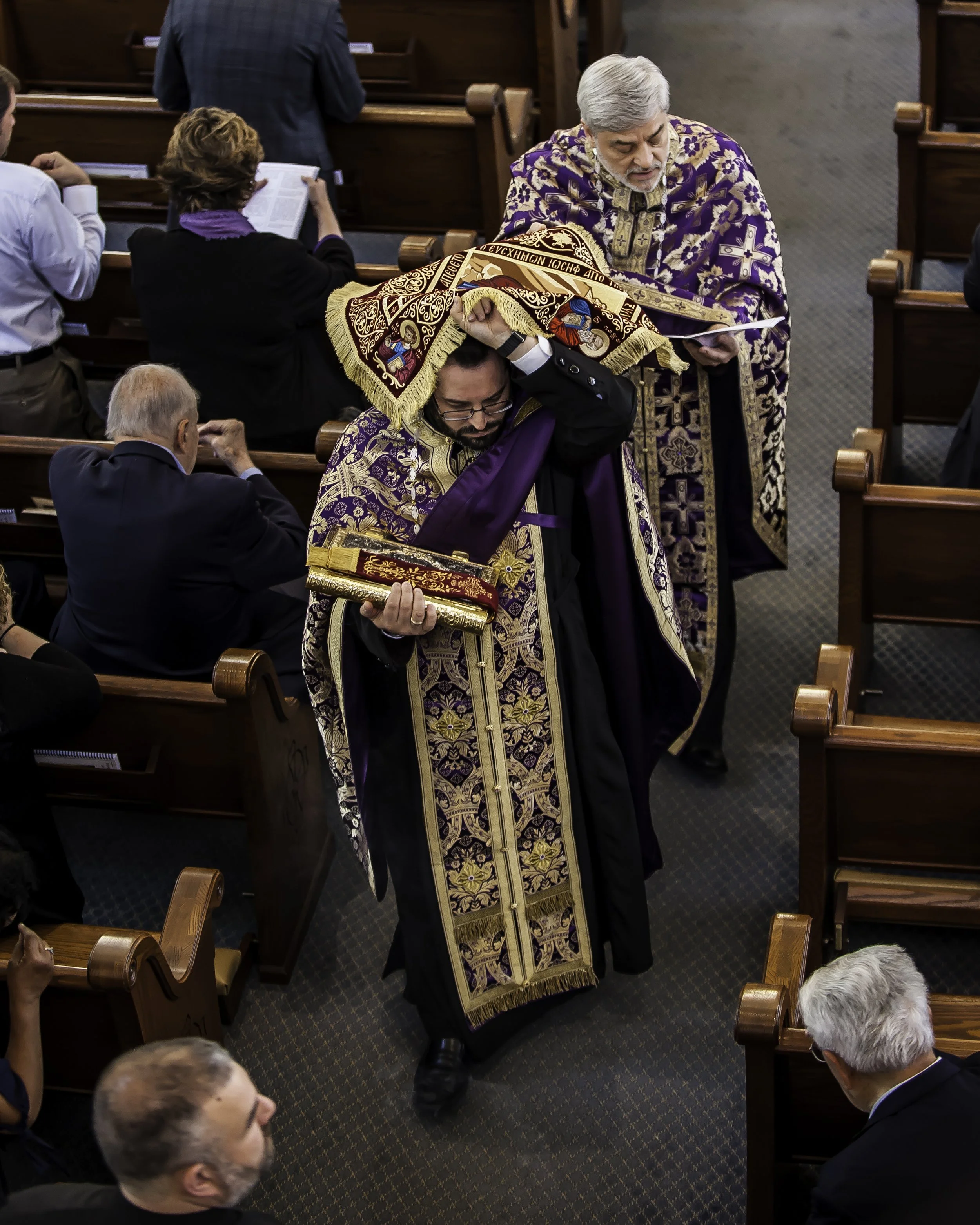 20220422Lamentations-Epitaphios Service-76.JPG